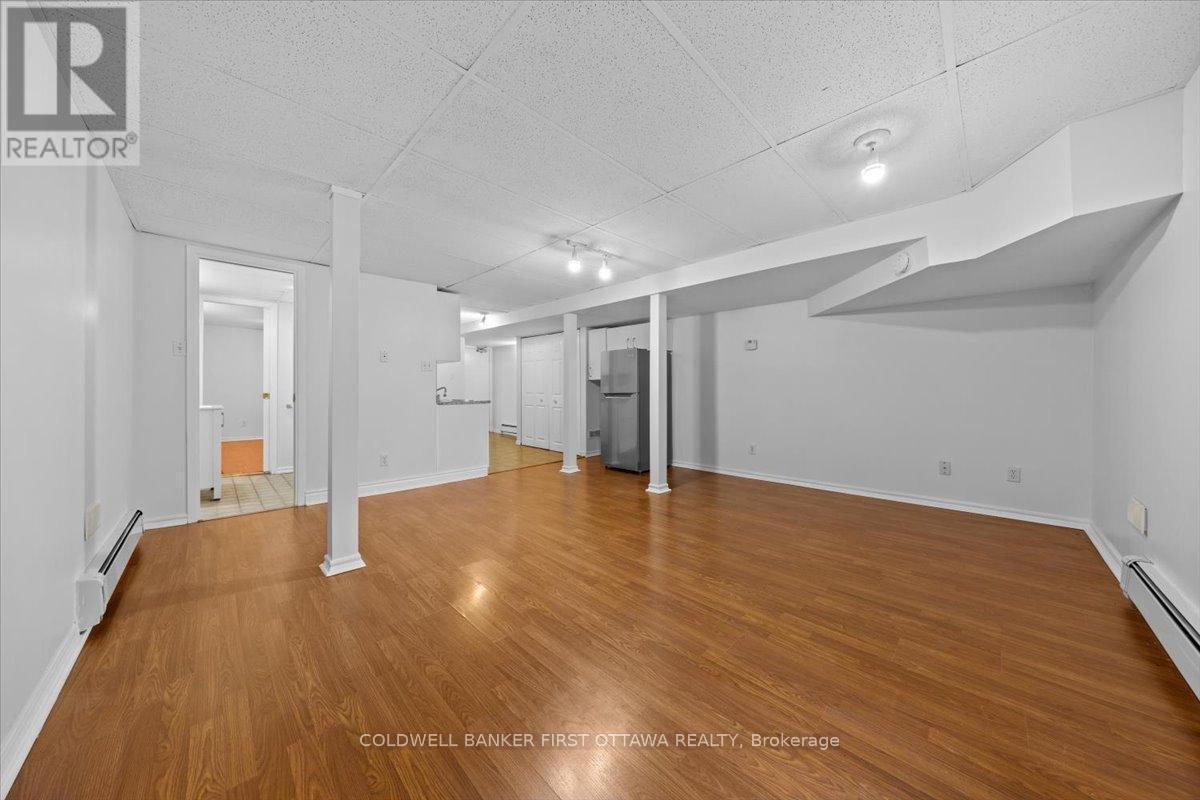 Ottawa, Ontario, K2B 6B9, CA, 7 Bedrooms Bedrooms, ,3 BathroomsBathrooms,Residential,For Sale,1903651