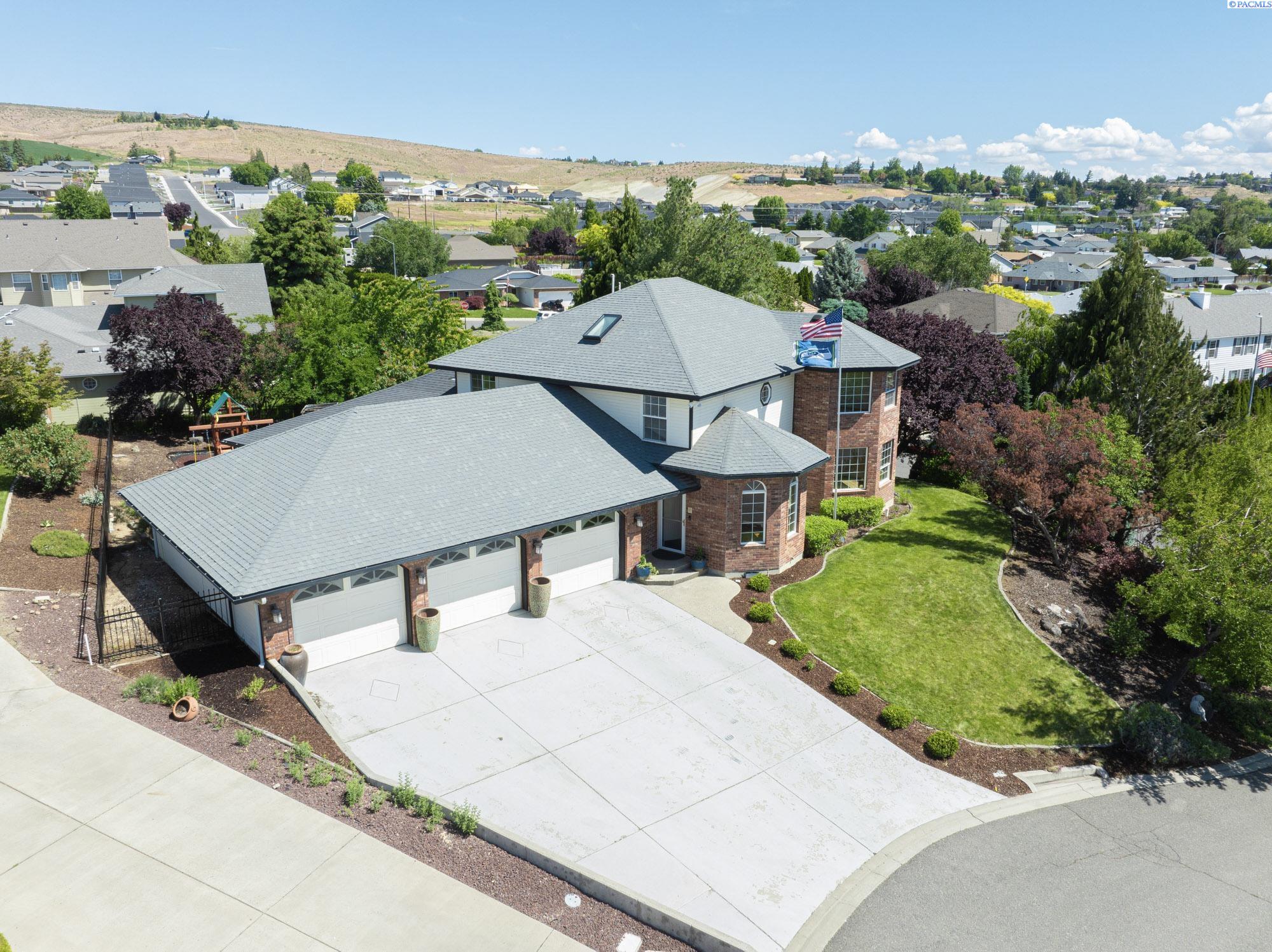 Yakima, Washington, 98908-0000, United States, 4 Bedrooms Bedrooms, ,2 BathroomsBathrooms,Residential,For Sale,1827891