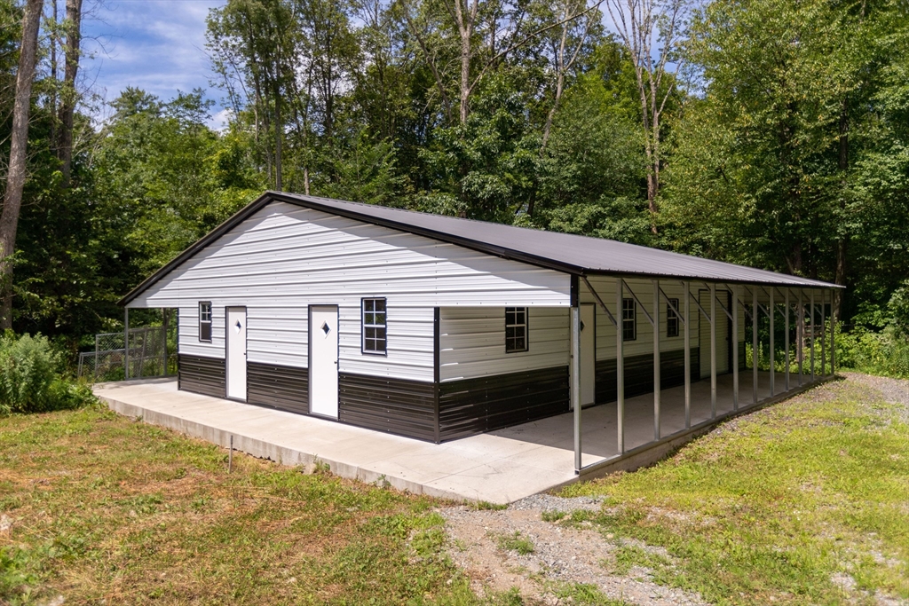 Hardwick, Massachusetts, 01037, United States, 5 Bedrooms Bedrooms, ,5 BathroomsBathrooms,Residential,For Sale,1904254