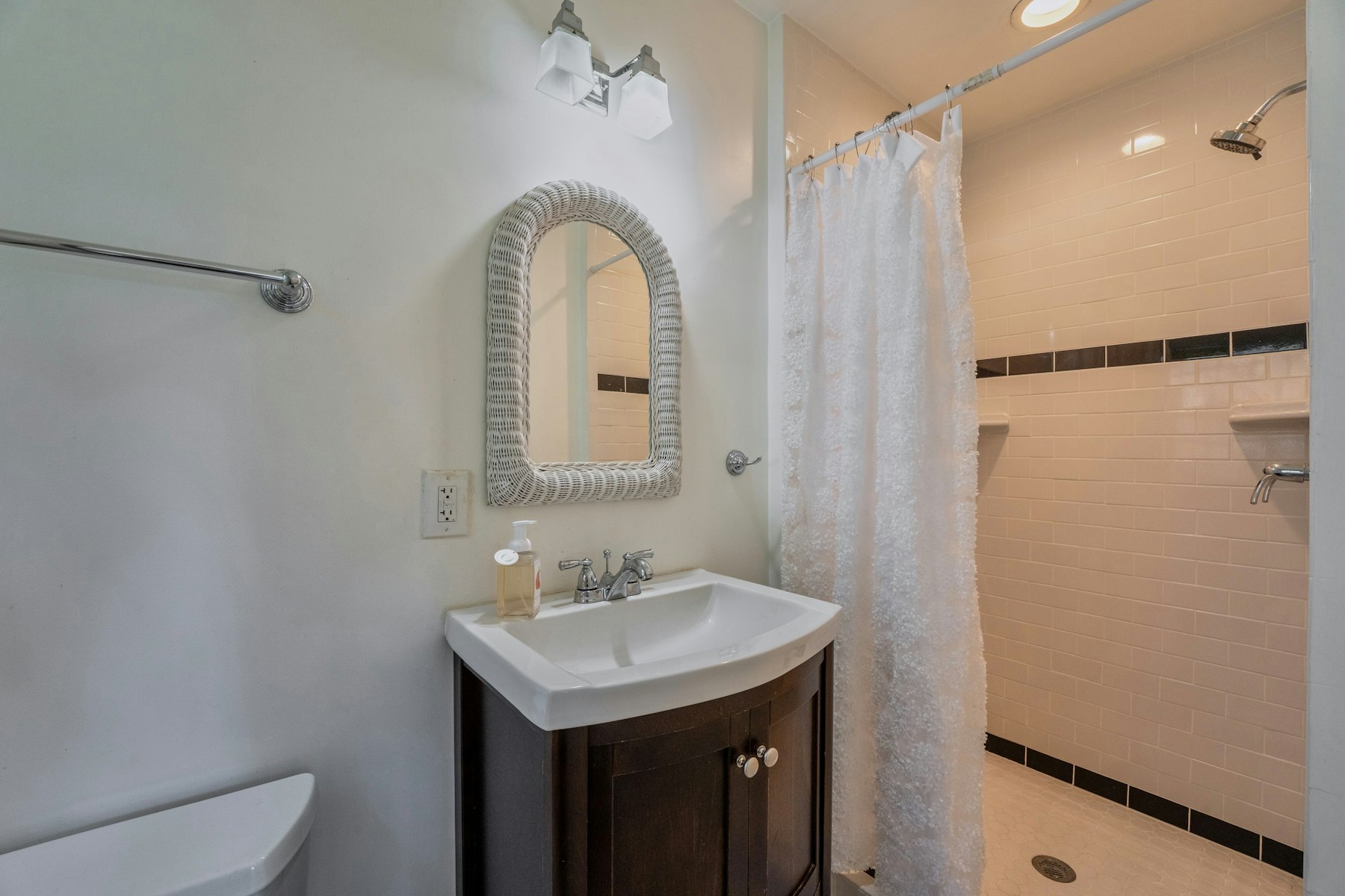  221 Mockingbird Lane, Warrenton, VA 20186 - 物件實景