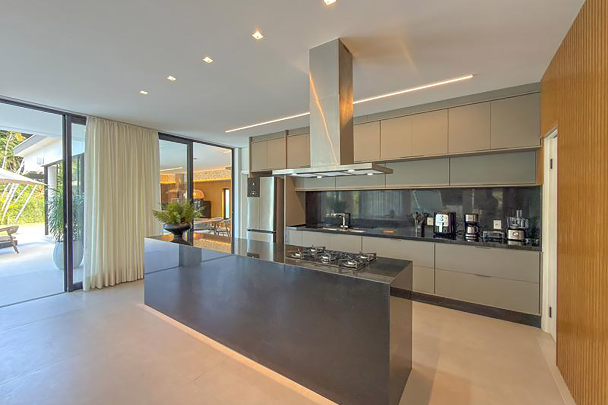  Contemporary residence with six suites in Frade Green, Angra dos Reis - 物件實景