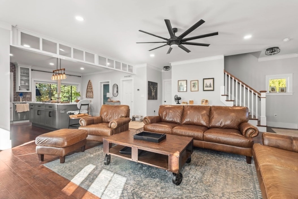 North Attleboro, Massachusetts, 02760, United States, 4 Bedrooms Bedrooms, ,4 BathroomsBathrooms,Residential,For Sale,2005211