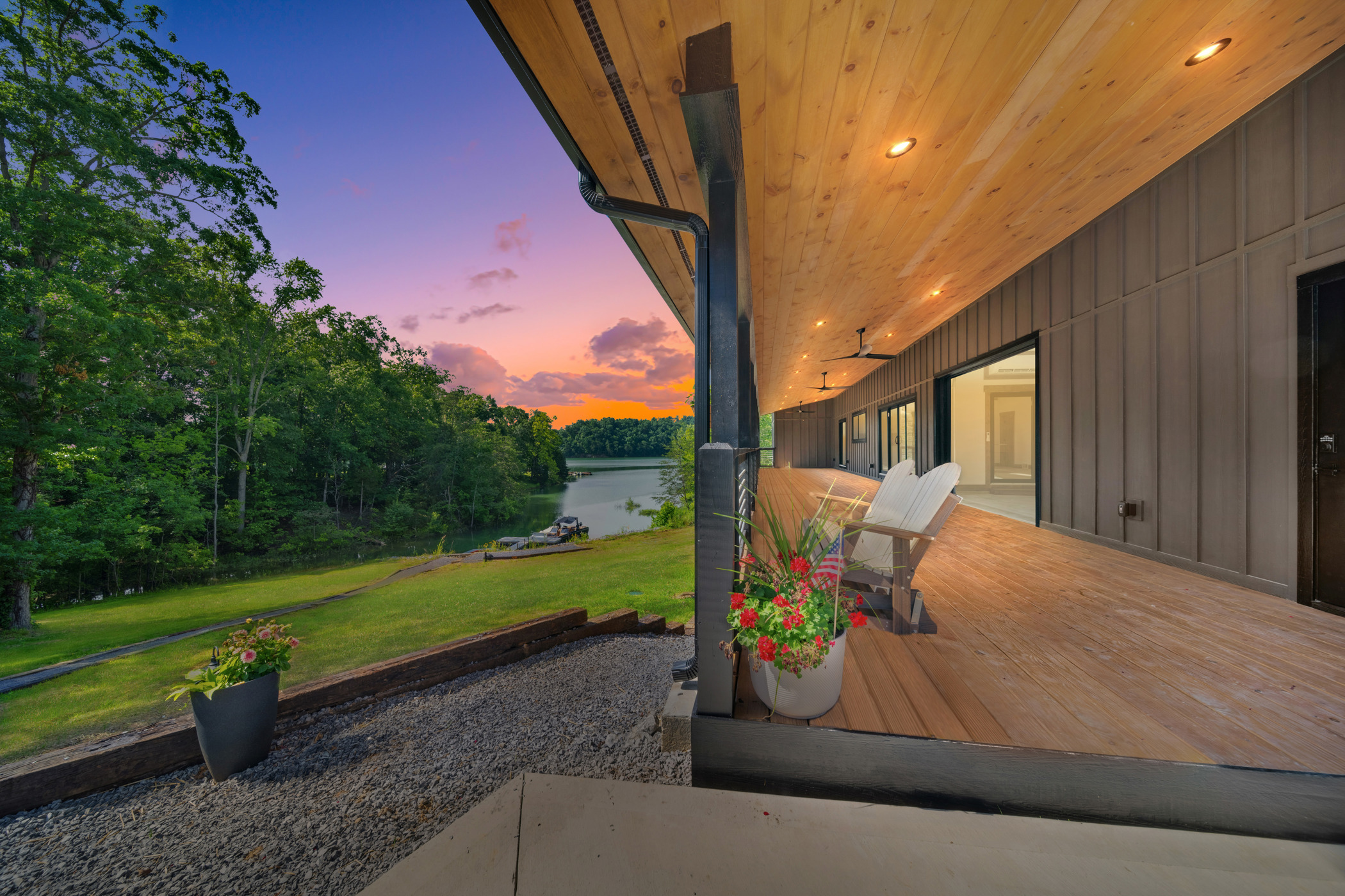 Sevierville, Tennessee, 37876, United States, 2 Bedrooms Bedrooms, ,3 BathroomsBathrooms,Residential,For Sale,1922074