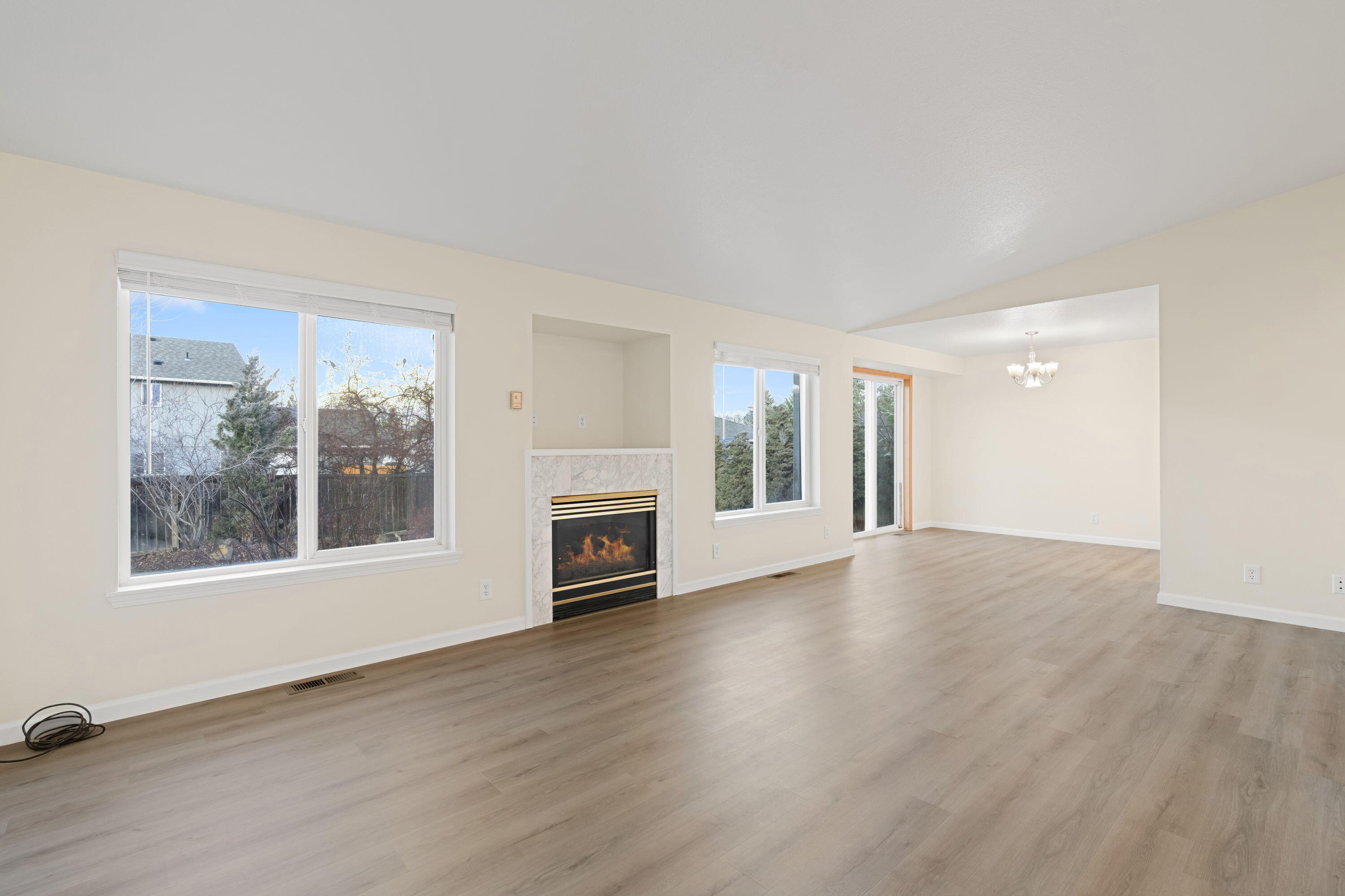 Bend, Oregon, 97701, United States, 3 Bedrooms Bedrooms, ,2 BathroomsBathrooms,Residential,For Sale,1697036