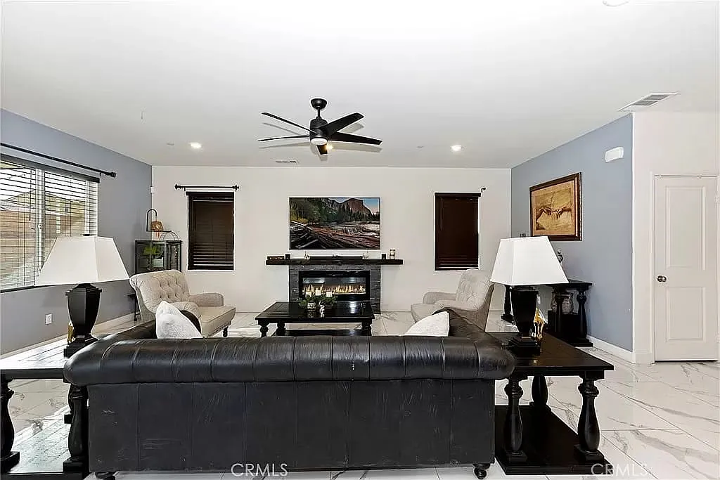 Victorville, California, 92392, United States, 5 Bedrooms Bedrooms, ,4 BathroomsBathrooms,Residential,For Sale,1984455