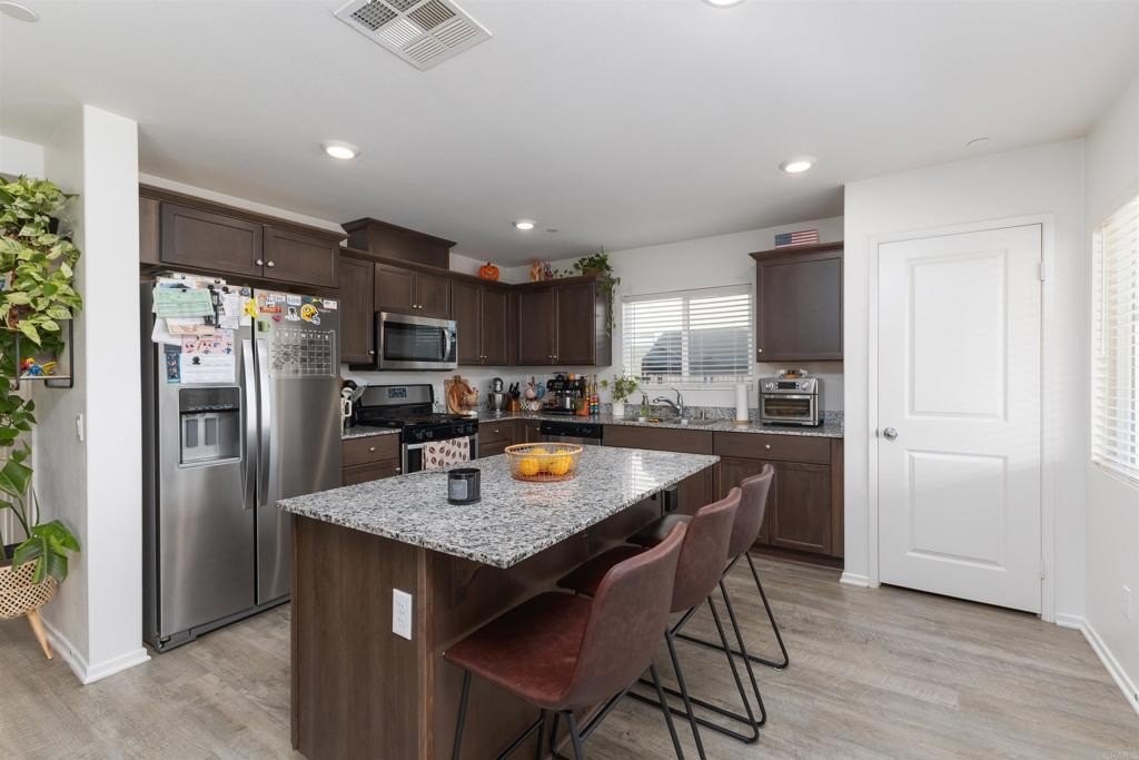 Hemet, California, 92543, United States, 4 Bedrooms Bedrooms, ,3 BathroomsBathrooms,Residential,For Sale,1970296