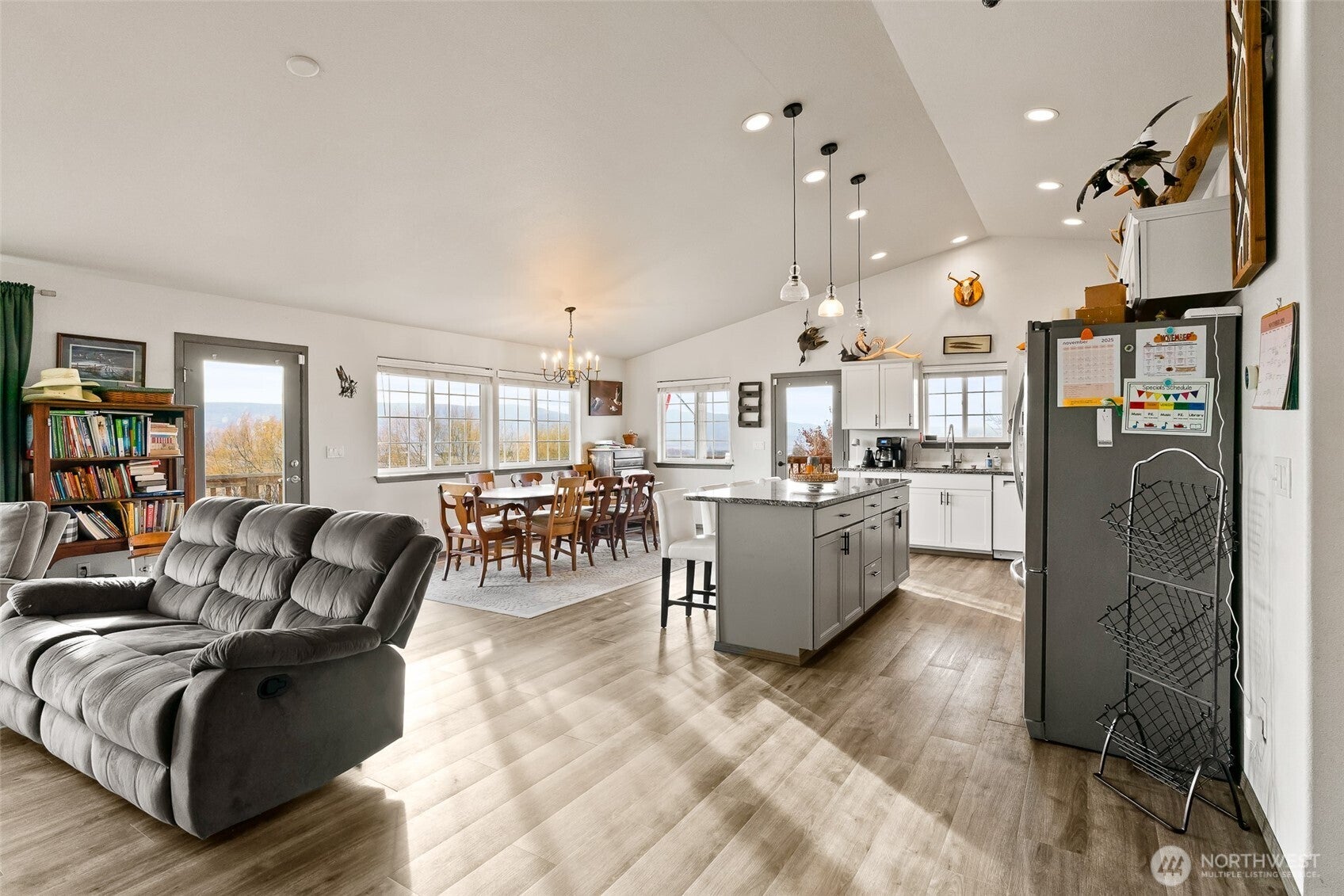 Ellensburg, Washington, 98926, United States, 6 Bedrooms Bedrooms, ,2 BathroomsBathrooms,Residential,For Sale,1992085