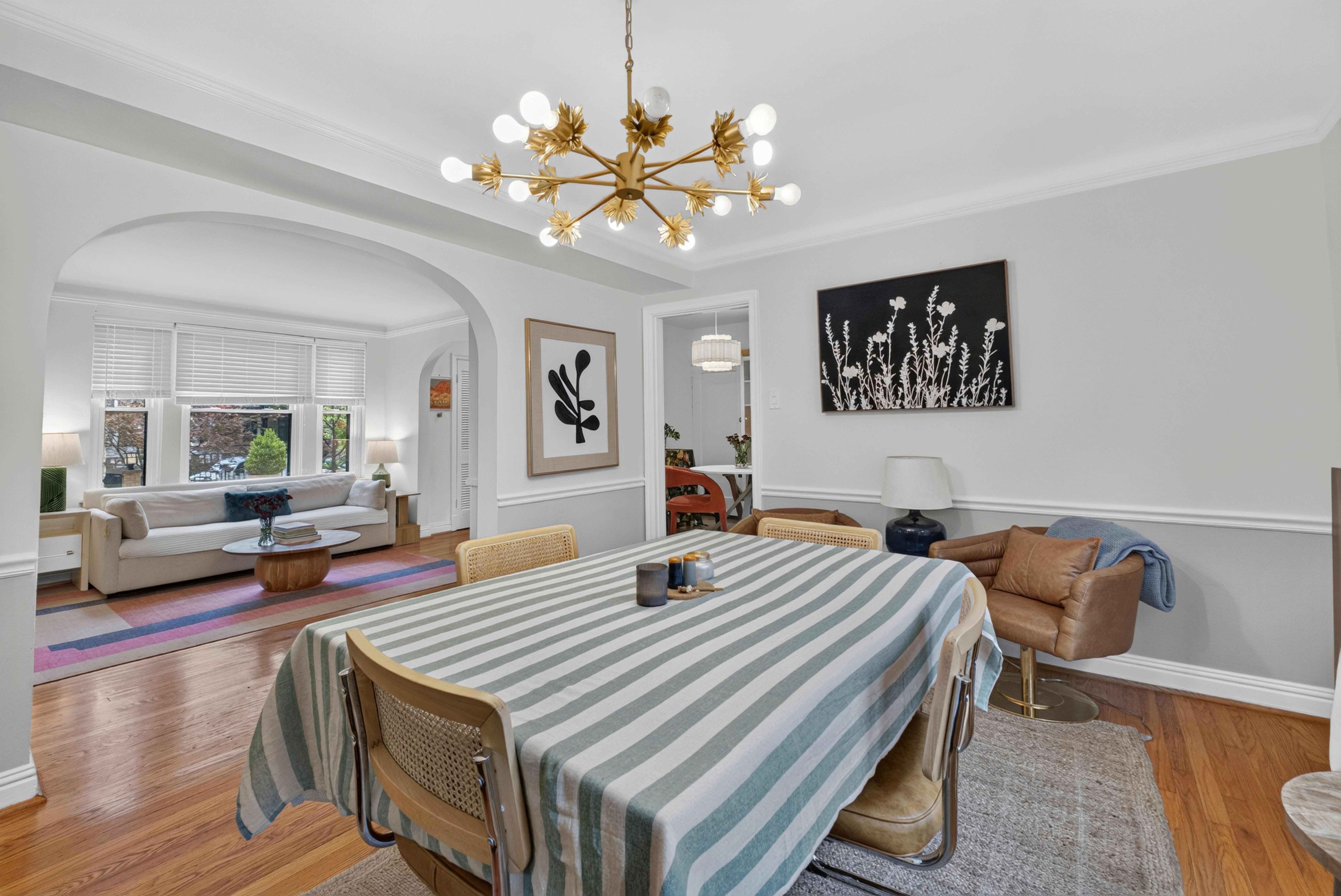  Spacious, Modern, and Move-In Ready Main Floor Condo - 物件實景