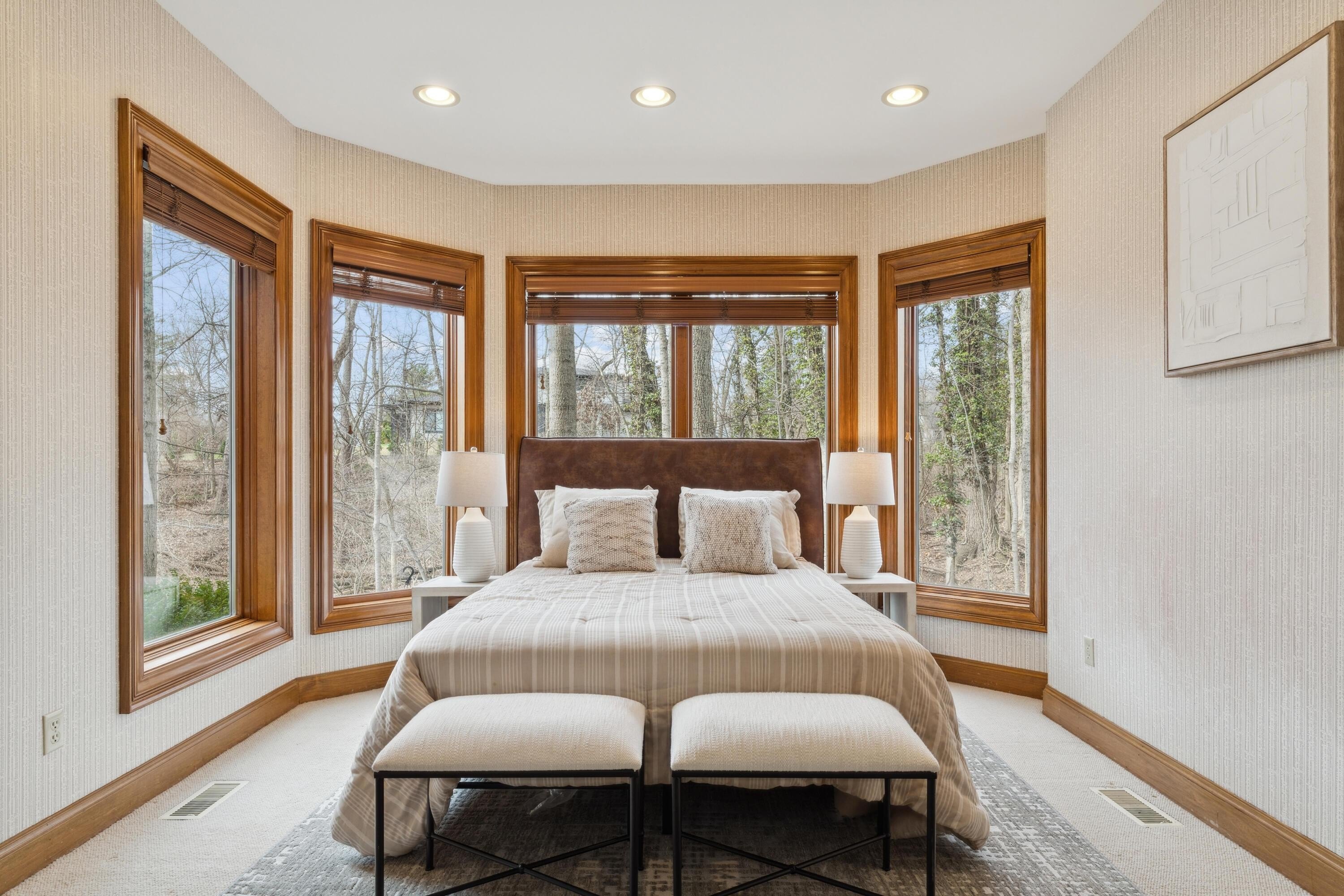 Columbus, Ohio, 43220, United States, 5 Bedrooms Bedrooms, ,5 BathroomsBathrooms,Residential,For Sale,1798291