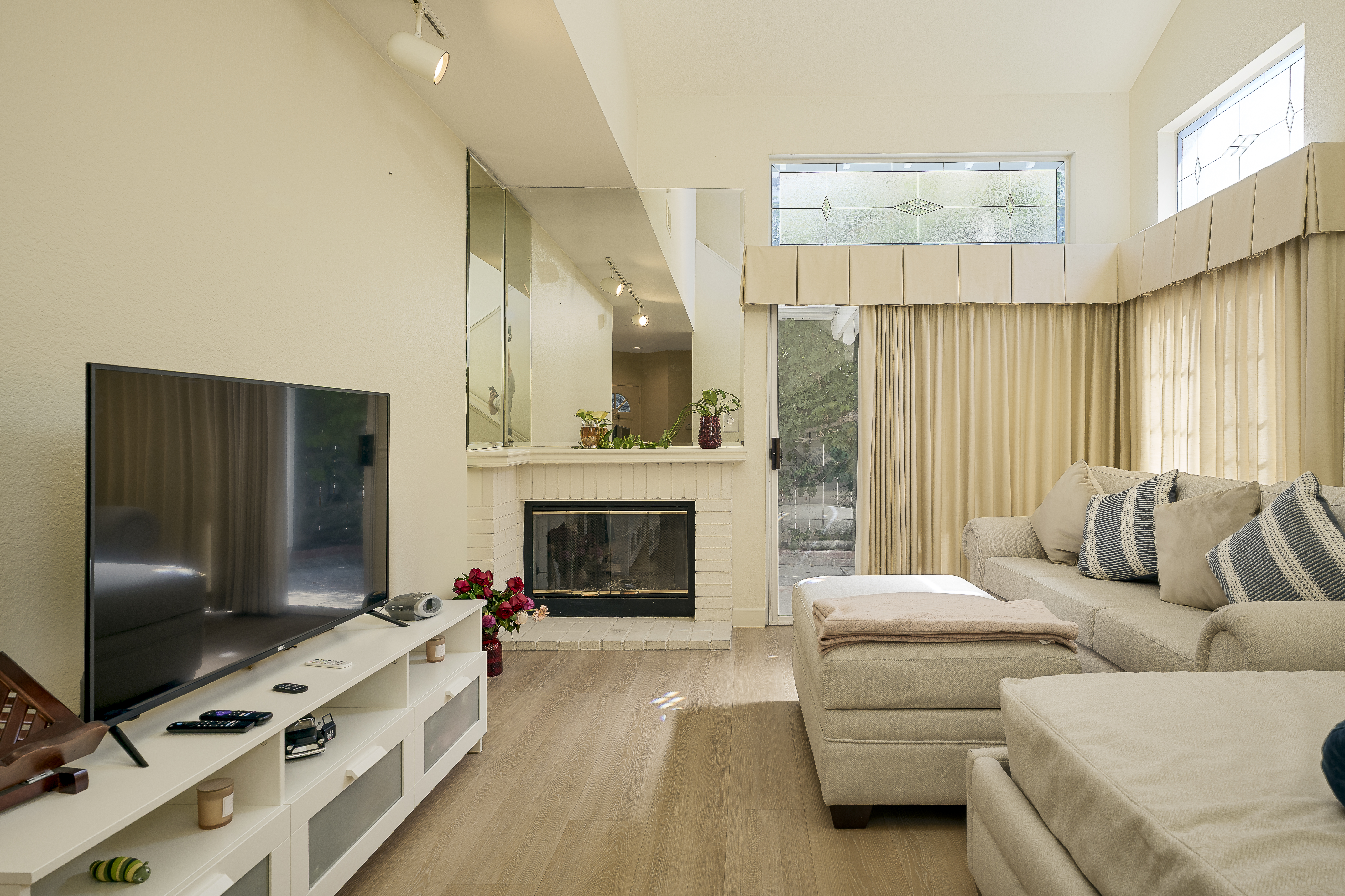  13576 Eucalyptus Street, Tustin, CA 92782 - 物件實景