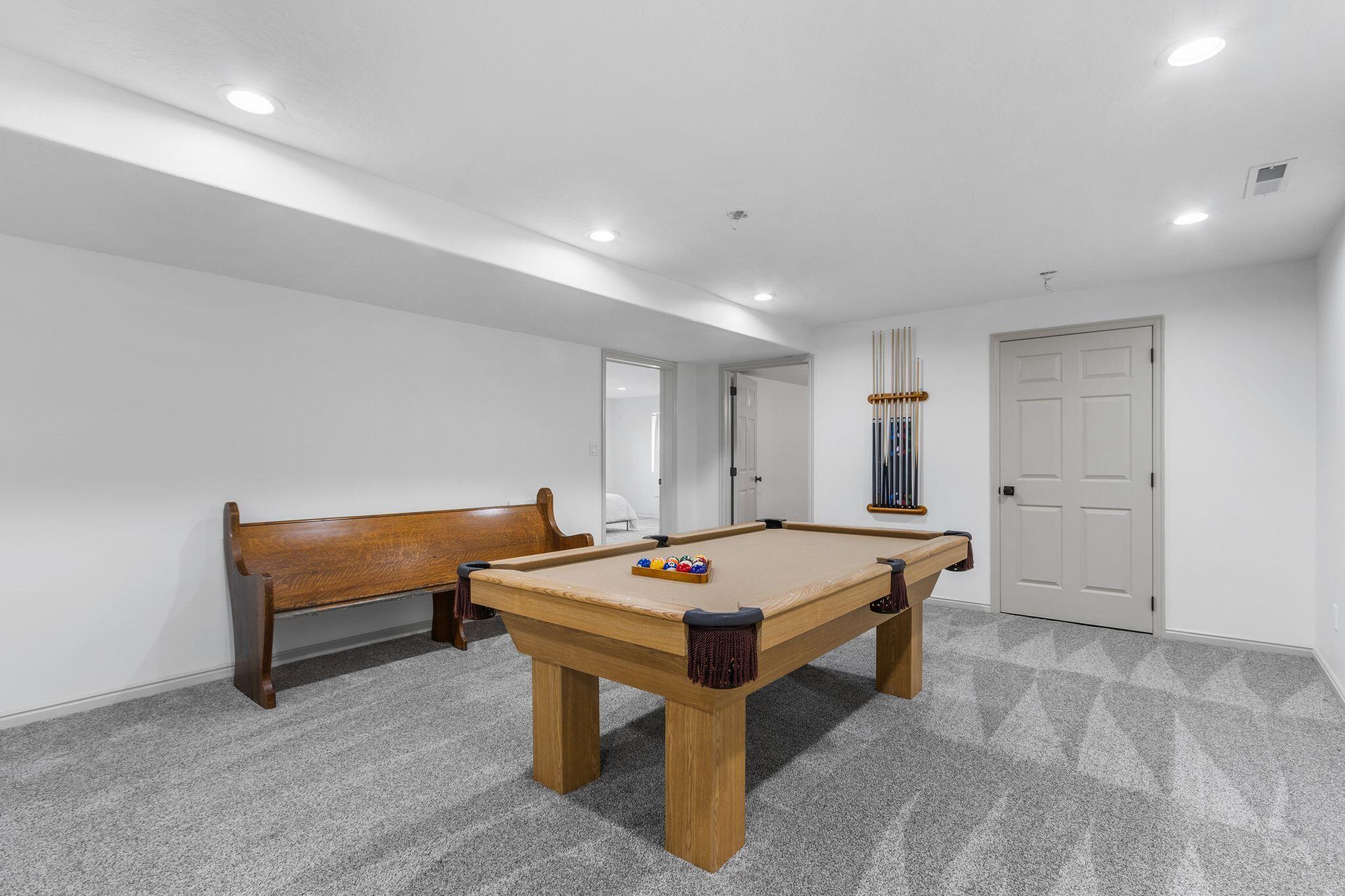 Parowan, Utah, 84761, United States, 6 Bedrooms Bedrooms, ,5 BathroomsBathrooms,Residential,For Sale,1995430