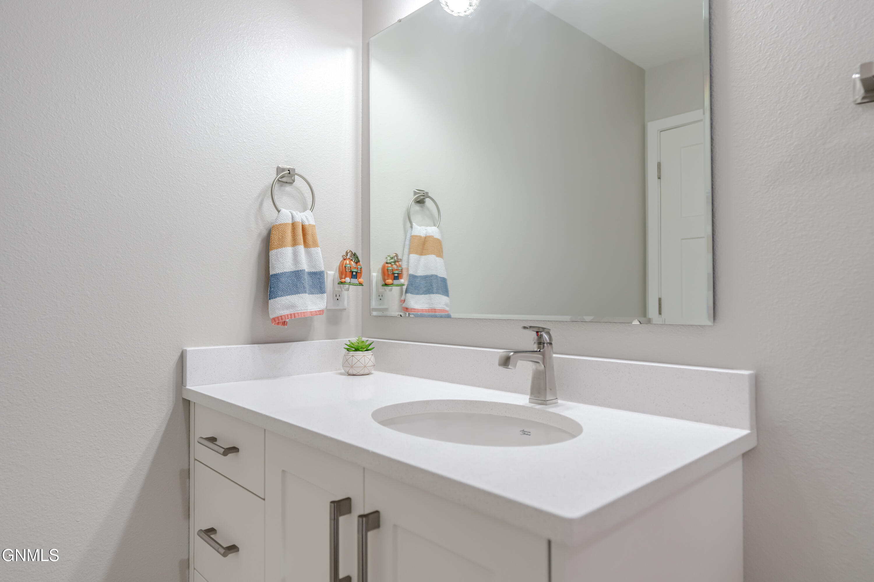 Bismarck, North Dakota, 58504, United States, 5 Bedrooms Bedrooms, ,2 BathroomsBathrooms,Residential,For Sale,1986096