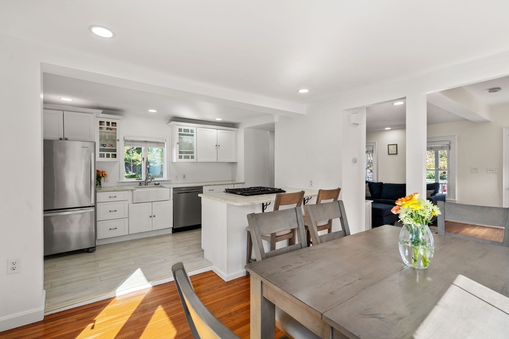 Milton, Massachusetts, 02186, United States, 3 Bedrooms Bedrooms, ,1 BathroomBathrooms,Residential,For Sale,1939202