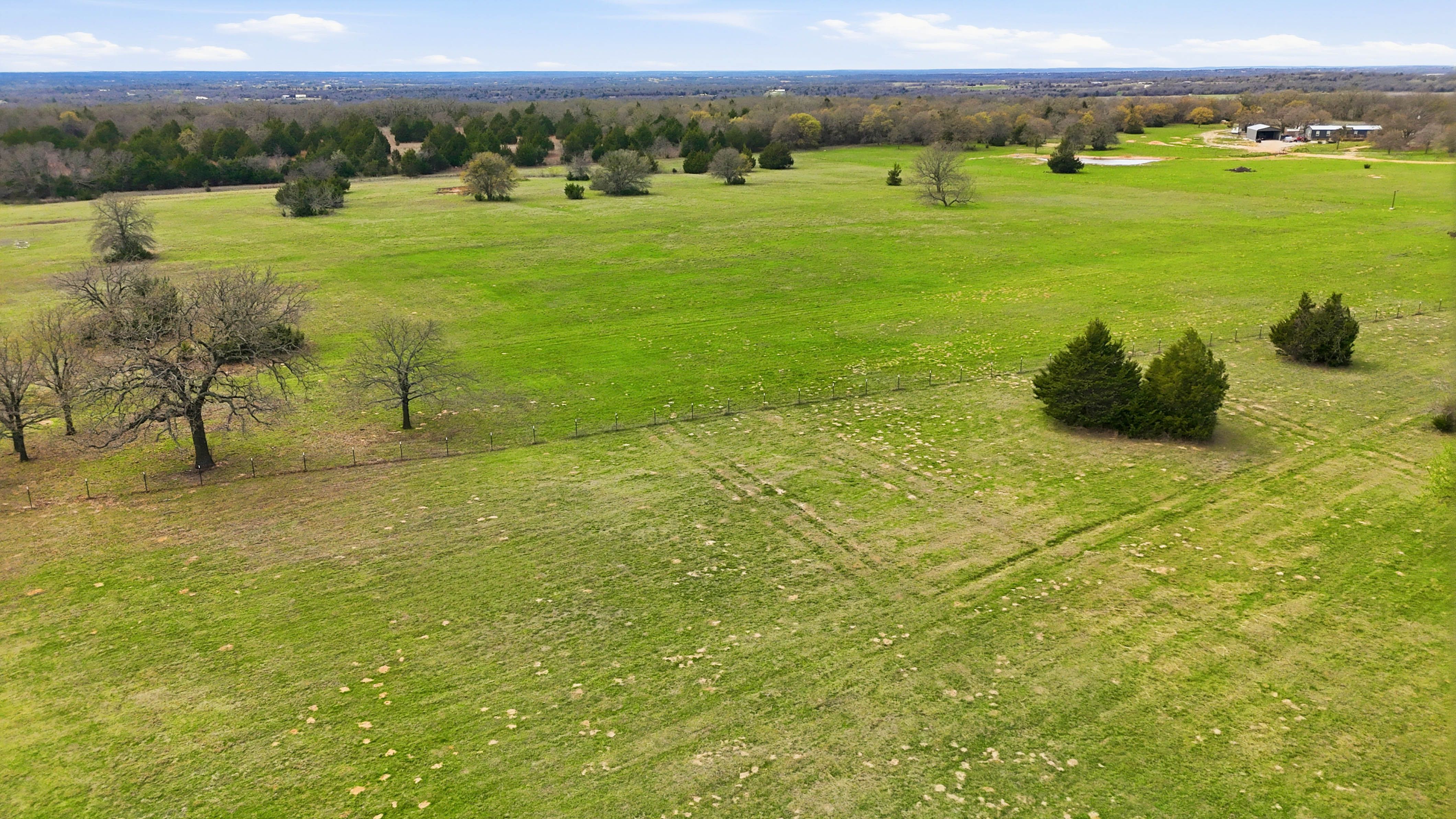  3988 Lake Valley Road, Sunset, TX, 76270 - 物件實景