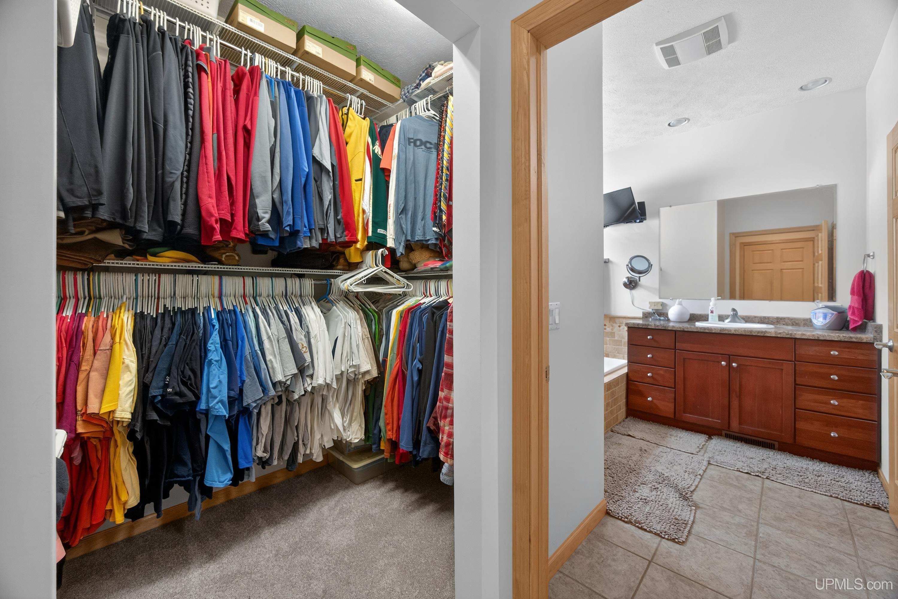 Houghton, Michigan, 49931, United States, 3 Bedrooms Bedrooms, ,4 BathroomsBathrooms,Residential,For Sale,2029605
