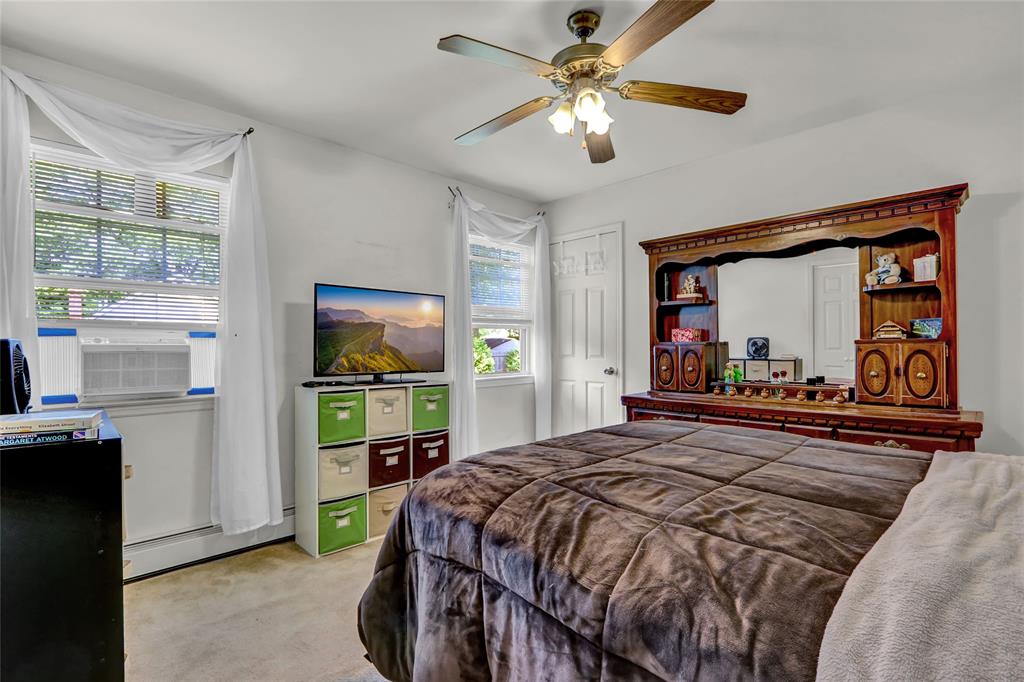 Mastic Beach, New York, 11951, United States, 5 Bedrooms Bedrooms, ,3 BathroomsBathrooms,Residential,For Sale,1974757