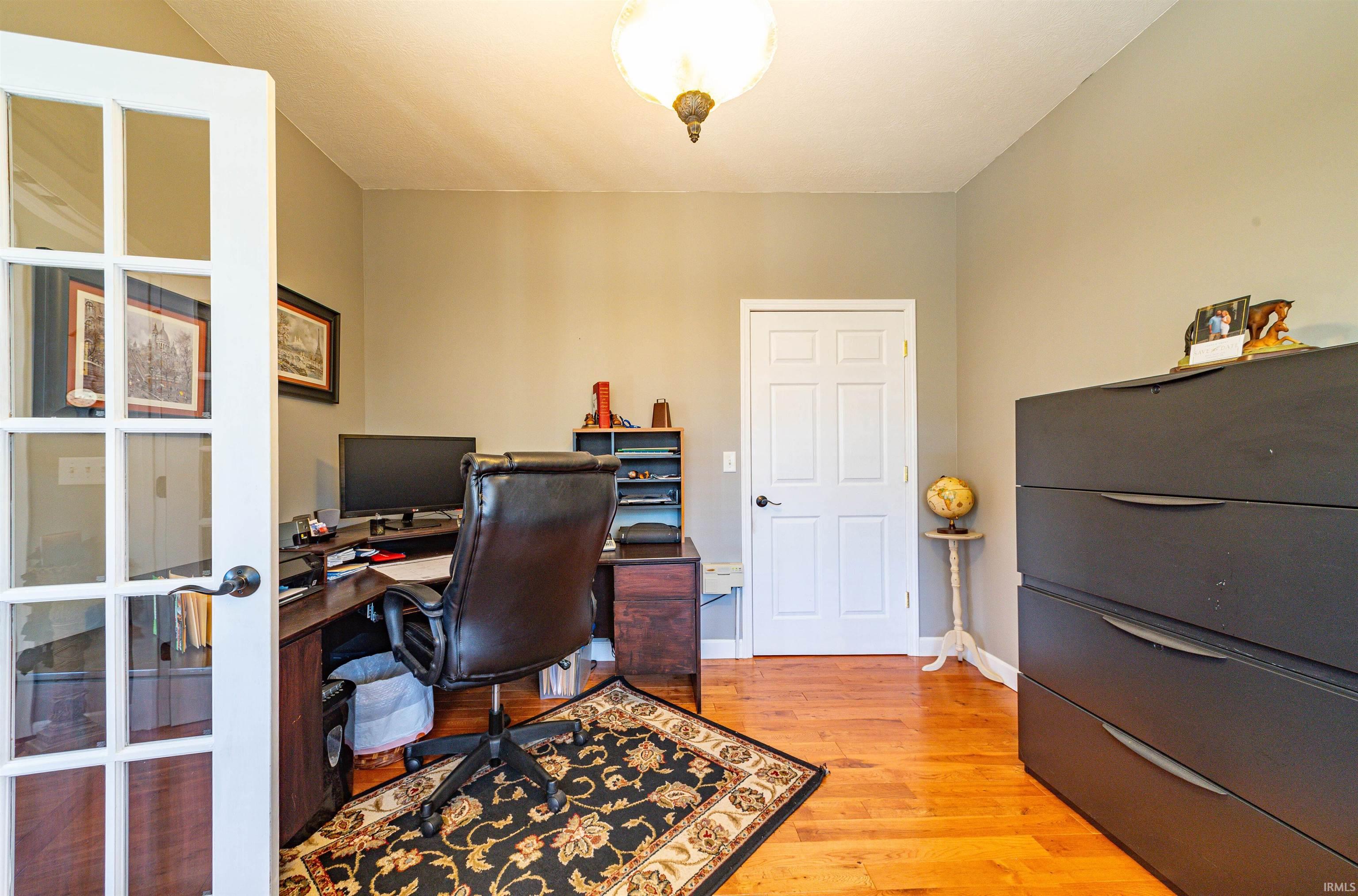 Bloomington, Indiana, 47403-4040, United States, 4 Bedrooms Bedrooms, ,4 BathroomsBathrooms,Residential,For Sale,1922881