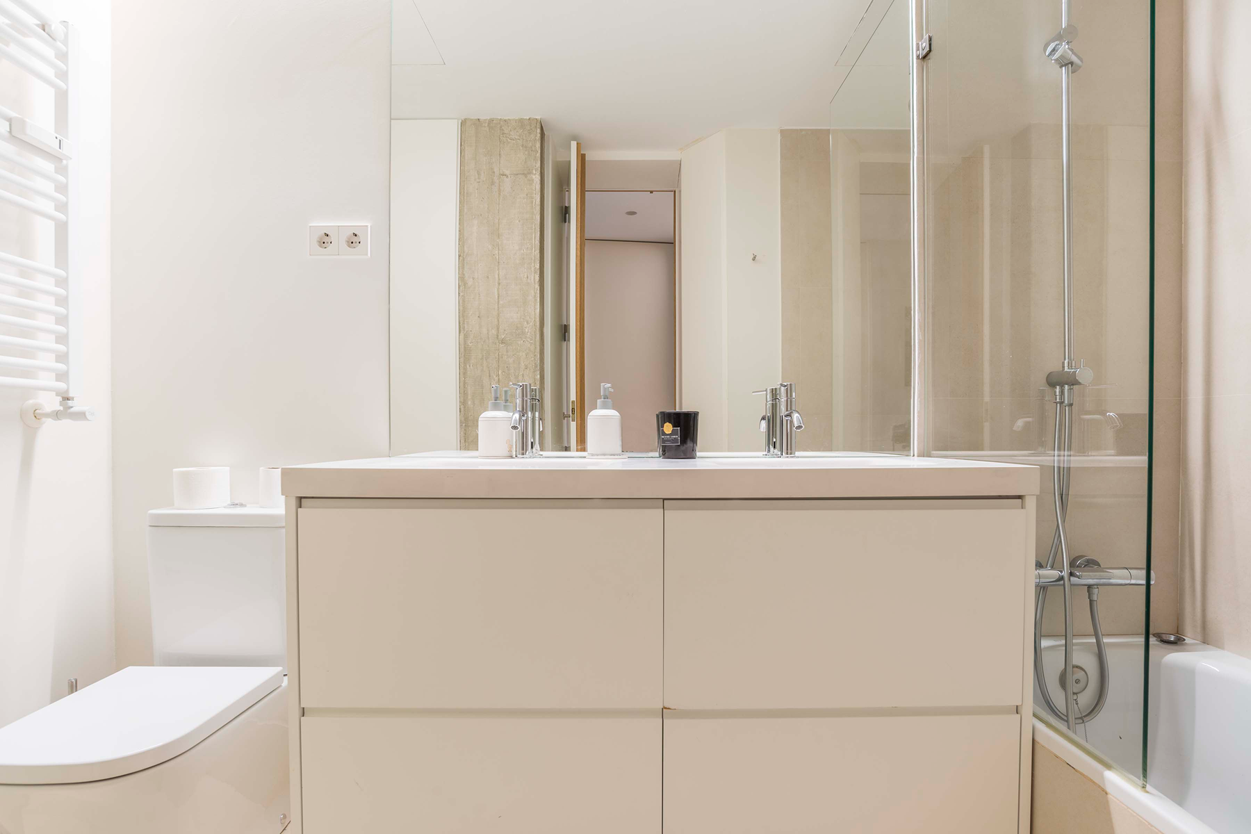  Renovated and bright exterior flat in the center of Chamberí - 物件實景
