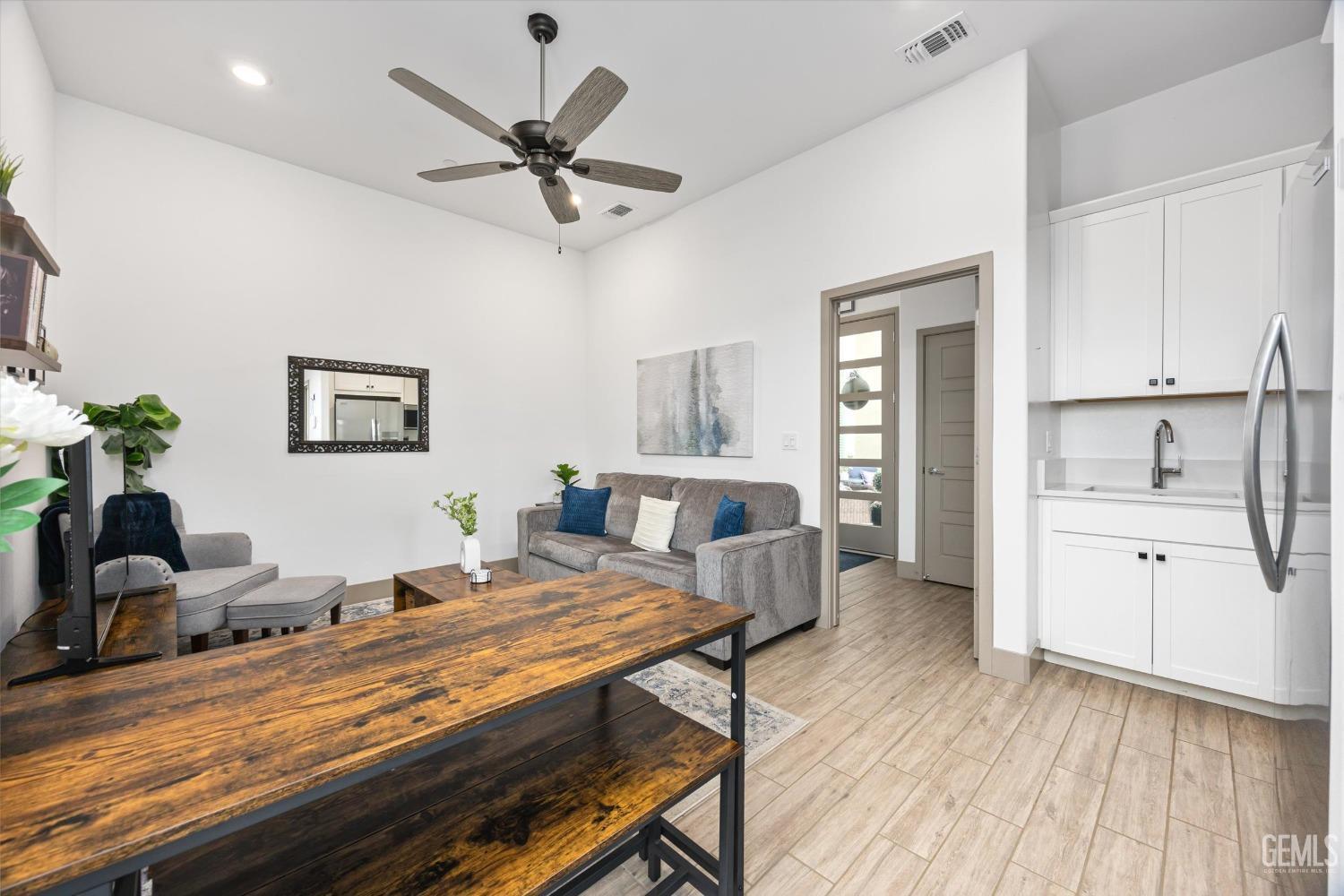 Shafter, California, 93263, United States, 4 Bedrooms Bedrooms, ,3 BathroomsBathrooms,Residential,For Sale,1767586