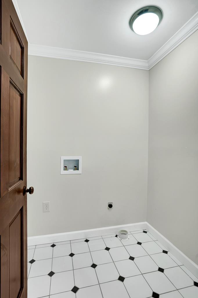 DALTON, Georgia, 30720, United States, 5 Bedrooms Bedrooms, ,3 BathroomsBathrooms,Residential,For Sale,1939085