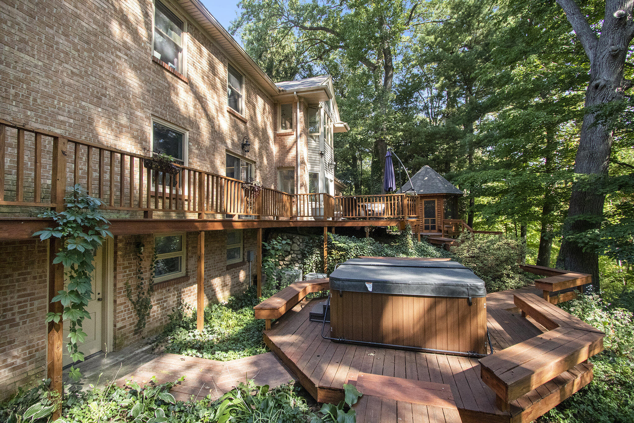 St. Joseph, Michigan, 49085, United States, 5 Bedrooms Bedrooms, ,4 BathroomsBathrooms,Residential,For Sale,1960550