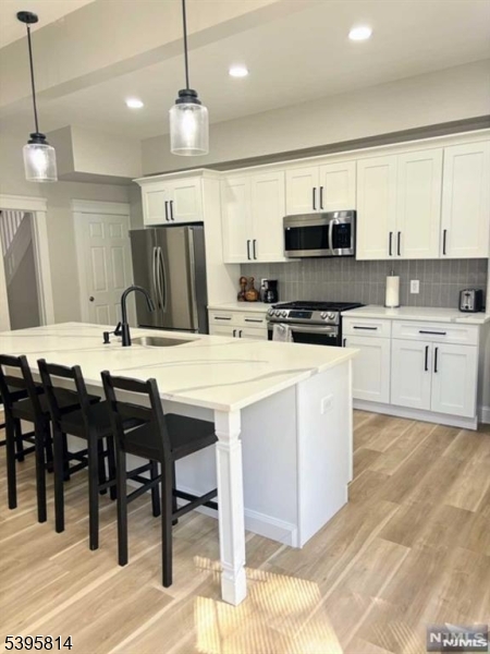 Jersey City, New Jersey, 07305, United States, 5 Bedrooms Bedrooms, ,3 BathroomsBathrooms,Residential,For Sale,1989078