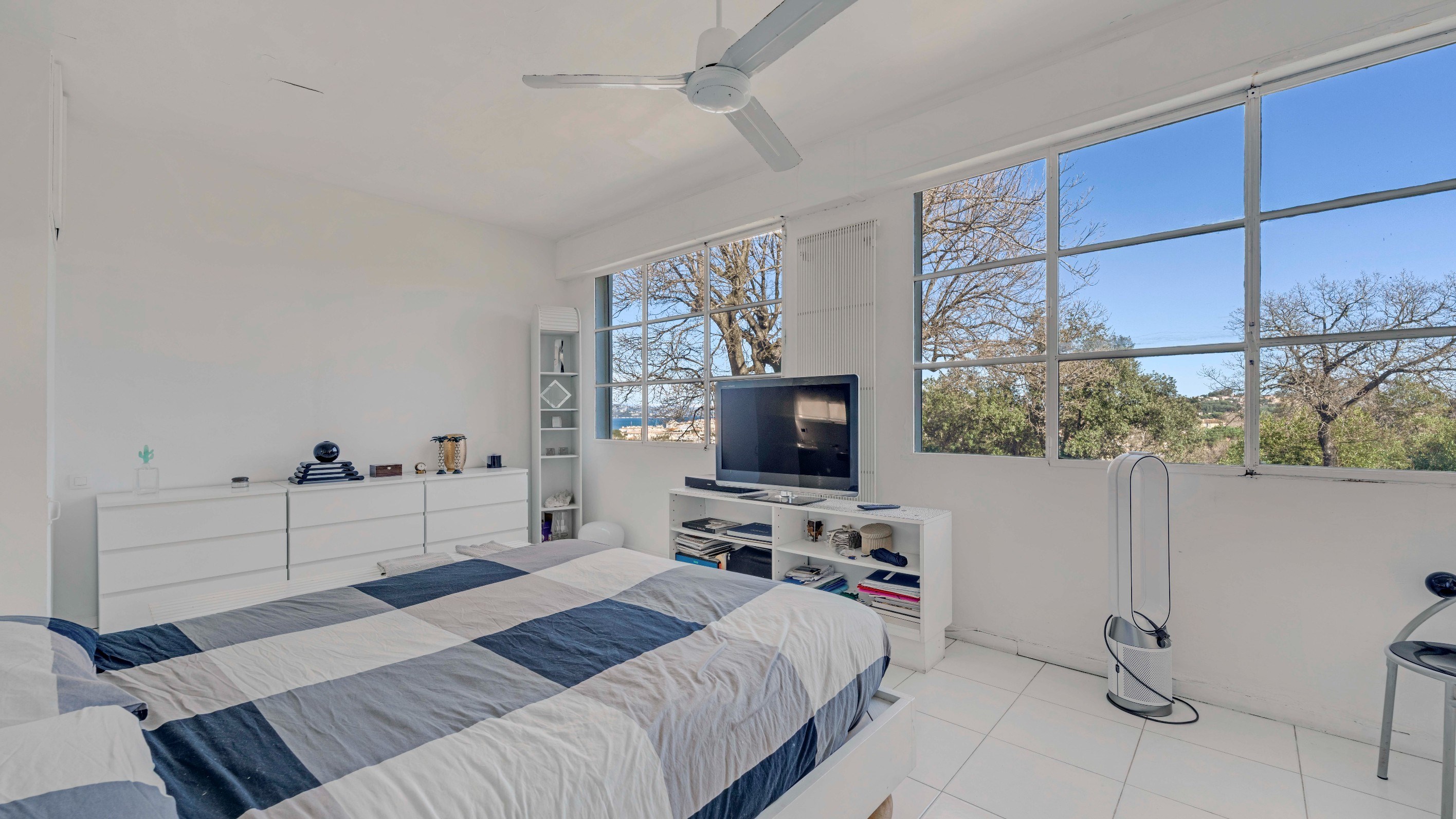  Palais Latitude 43, rare apartment for sale in Saint-Tropez with terrace and pa… - 物件實景