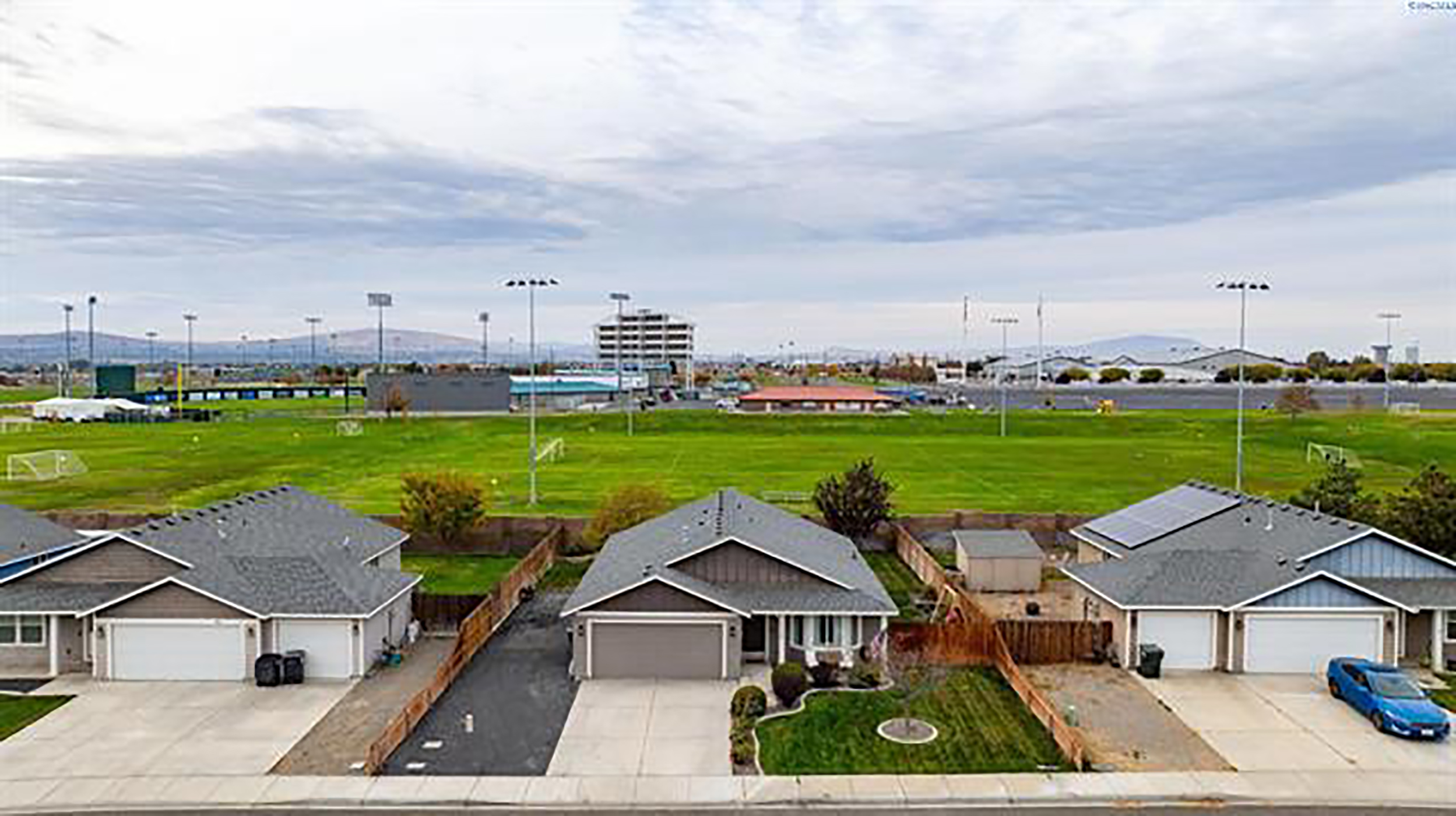  Welcome to this inviting single-story home in West Pasco - 物件實景