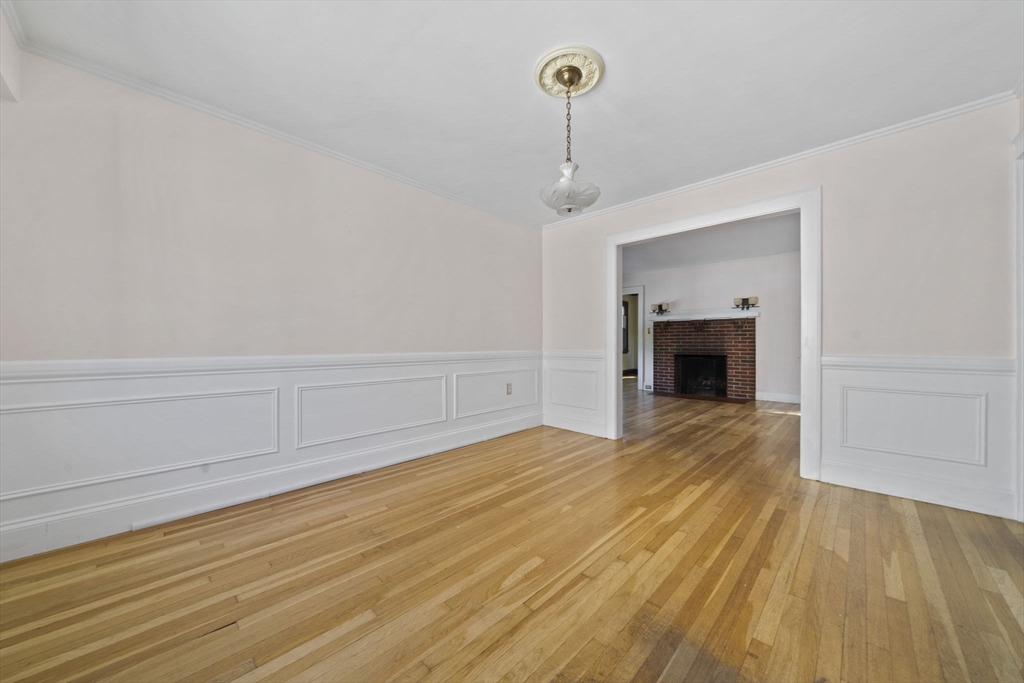 Newton, Massachusetts, 02461, United States, 7 Bedrooms Bedrooms, ,2 BathroomsBathrooms,Residential,For Sale,1939866