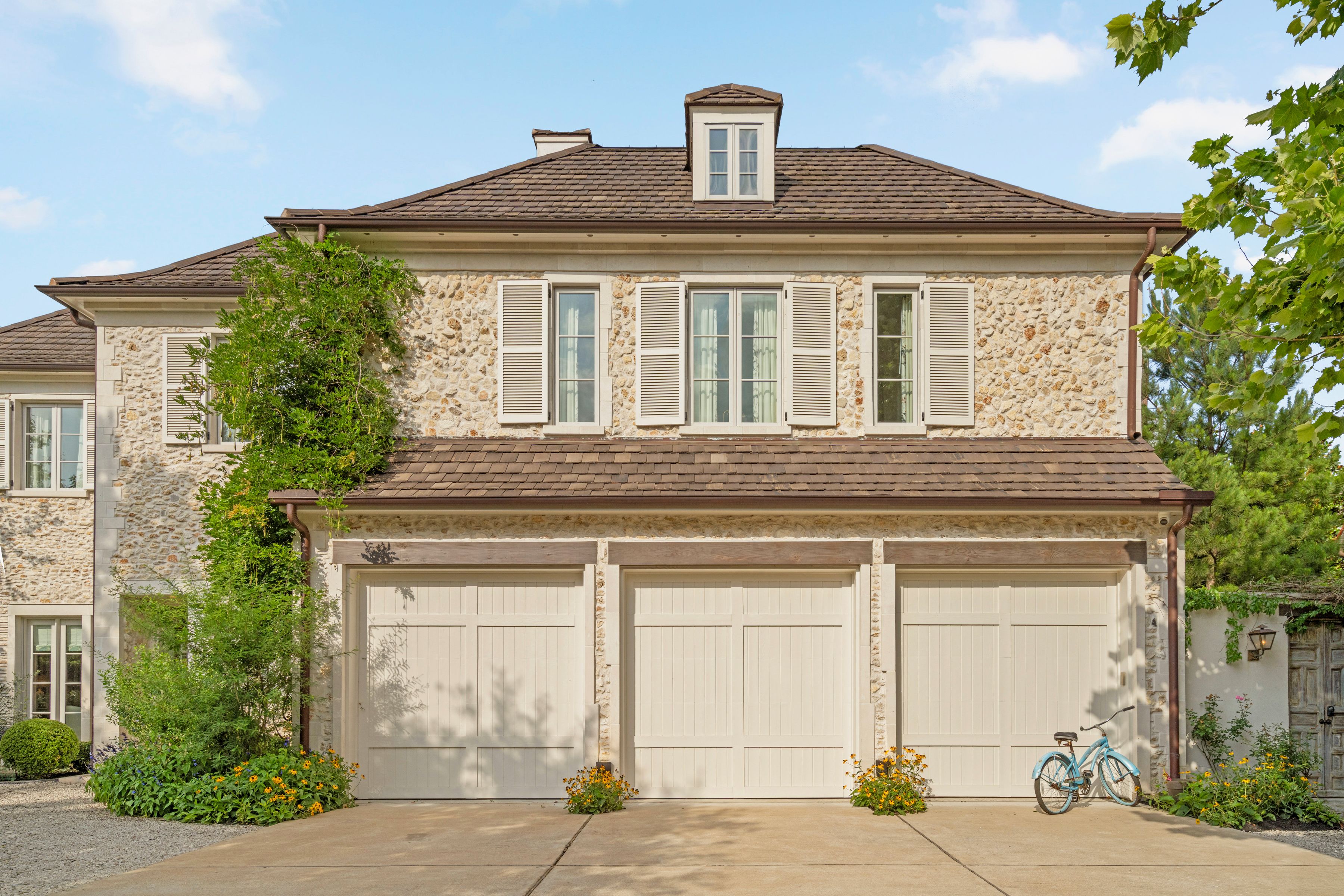  2535 Inwood Drive - 物件實景