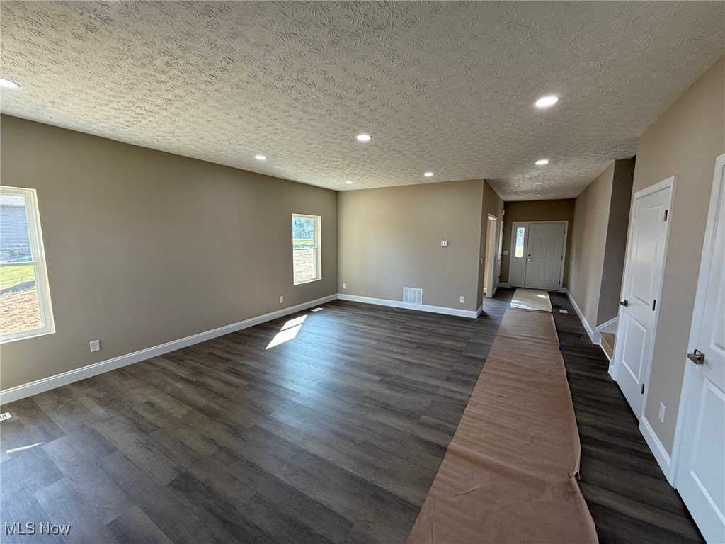 Mentor, Ohio, 44060, United States, 4 Bedrooms Bedrooms, ,3 BathroomsBathrooms,Residential,For Sale,1915313
