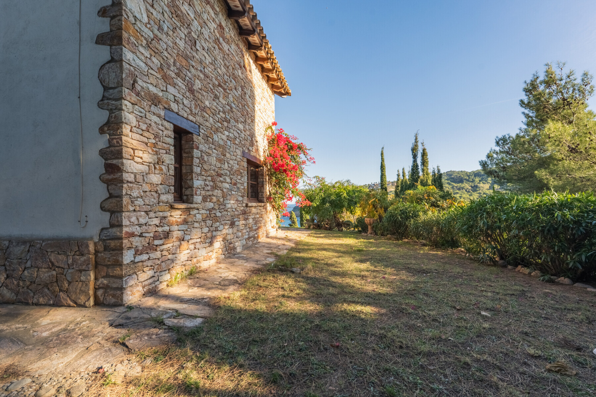  Unique property with sea views in Sa Riera, Begur - 物件實景