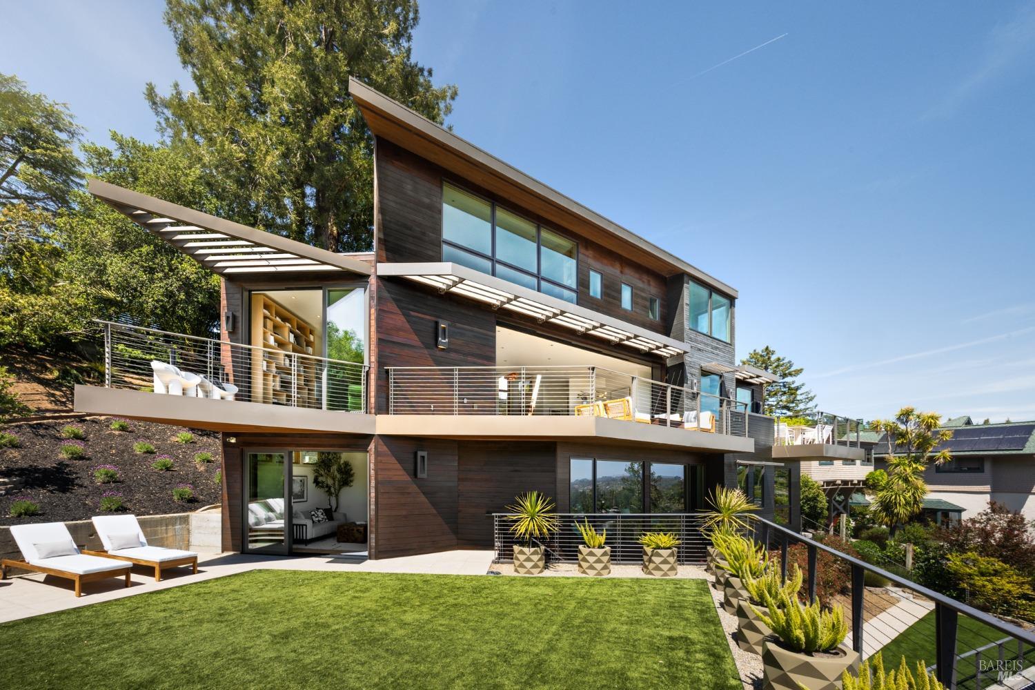 Mill Valley, California, 94941, United States, 5 Bedrooms Bedrooms, ,6 BathroomsBathrooms,Residential,For Sale,1913186