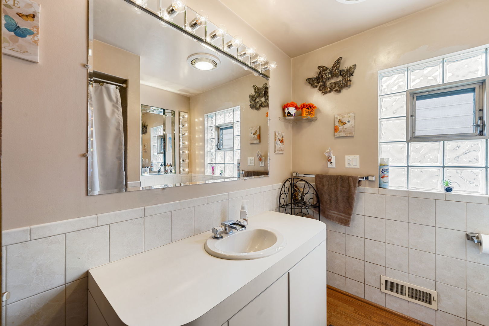 Chicago, Illinois, 60631, United States, 6 Bedrooms Bedrooms, ,4 BathroomsBathrooms,Residential,For Sale,1920979