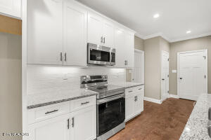 Lenoir City, Tennessee, 37771, United States, 3 Bedrooms Bedrooms, ,2 BathroomsBathrooms,Residential,For Sale,1933466