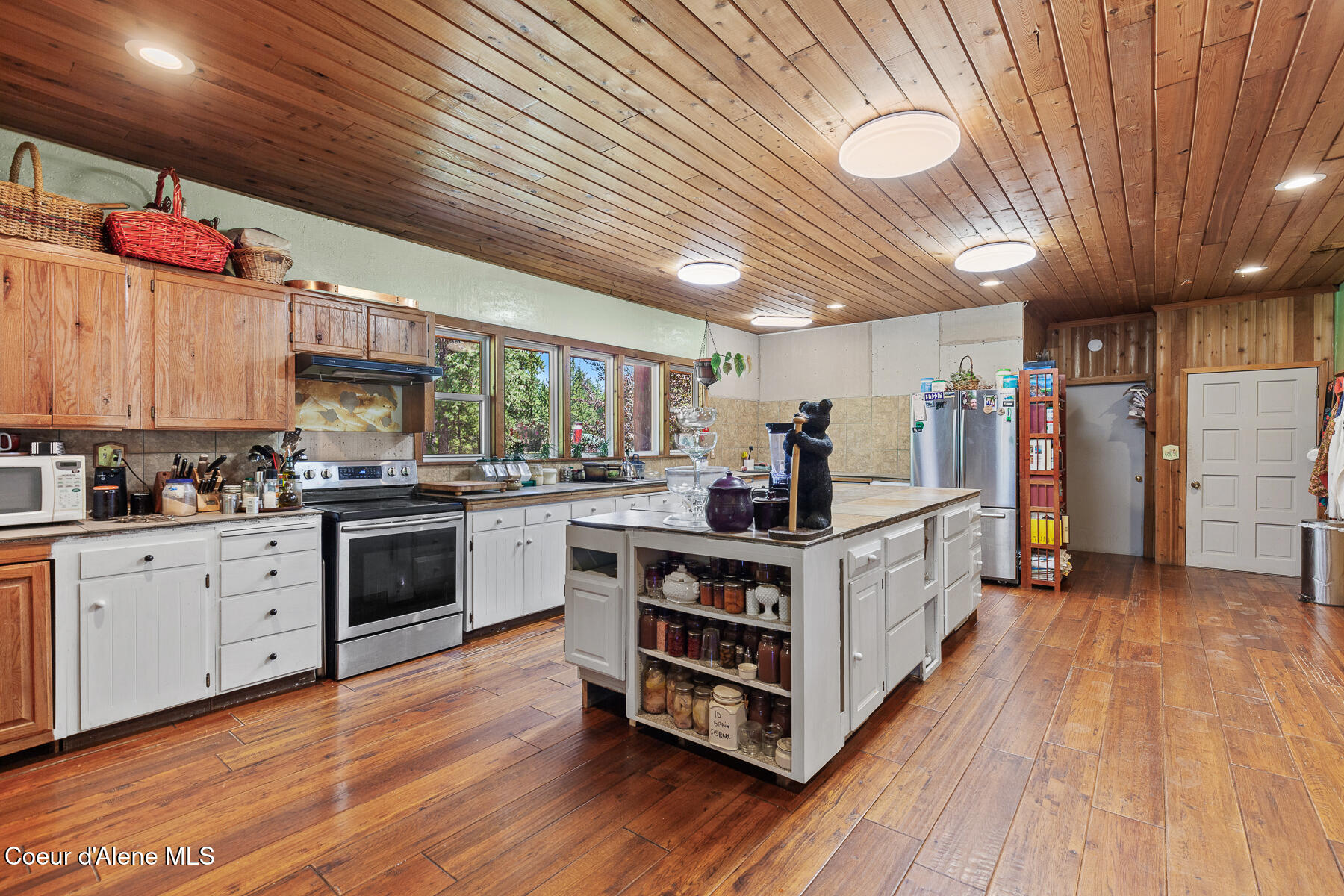 Athol, Idaho, 83801, United States, 4 Bedrooms Bedrooms, ,5 BathroomsBathrooms,Residential,For Sale,1984307