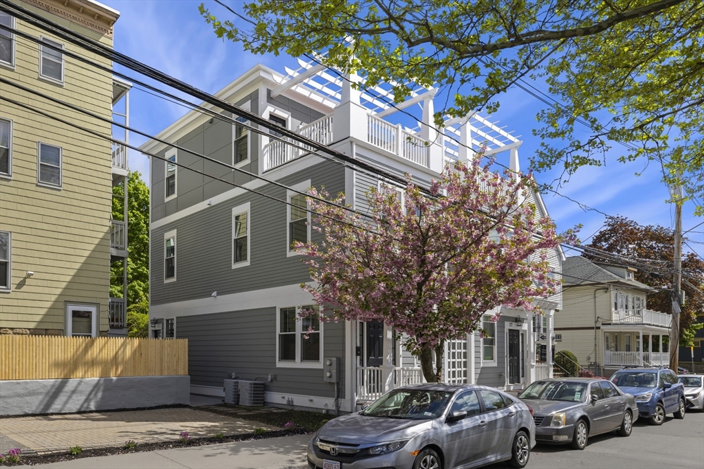 77 North St, 77, Somerville, Massachusetts, 02144, United States, 3 Bedrooms Bedrooms, ,3 BathroomsBathrooms,Residential,For Sale,77 North St , 77,1550085