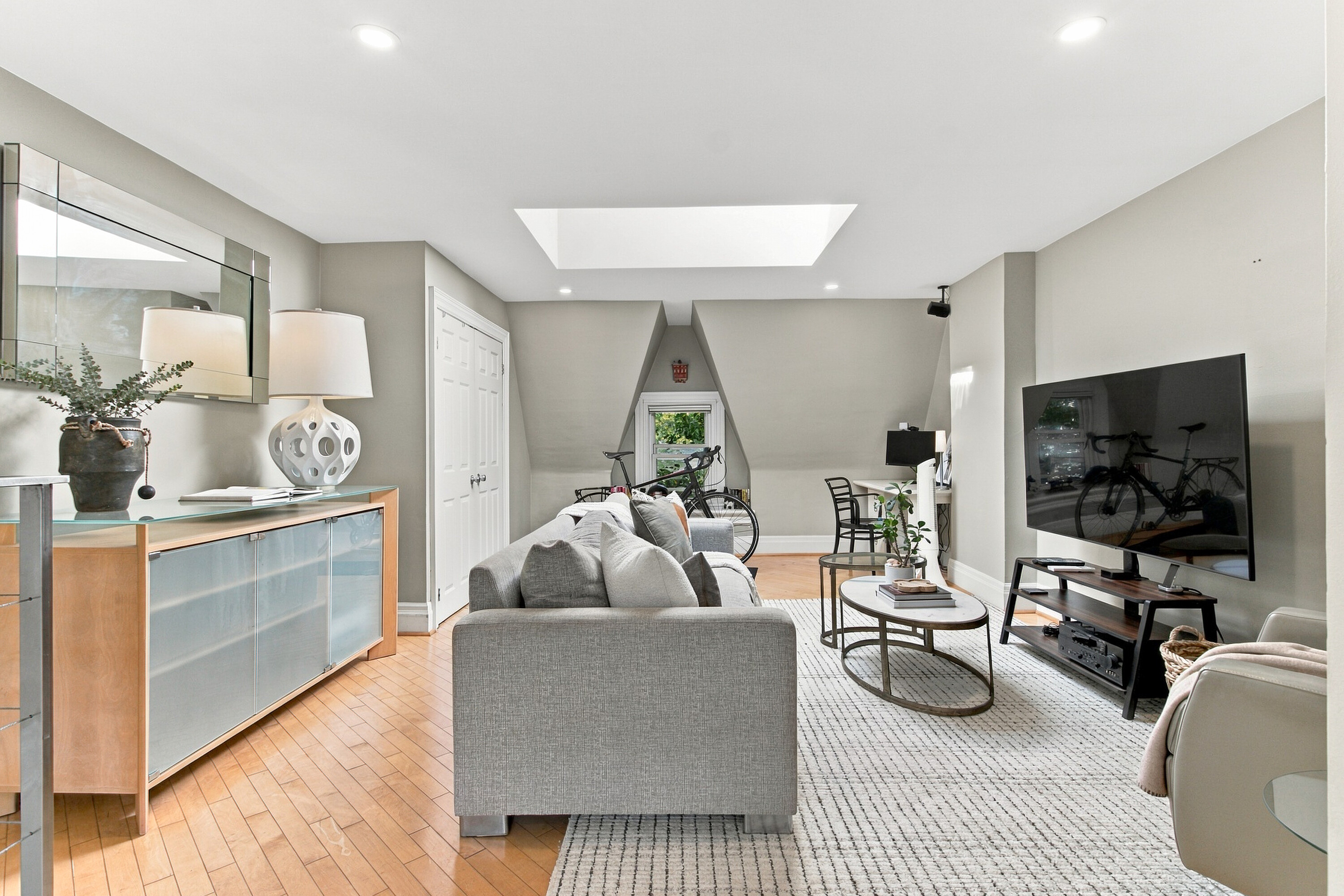  411 Wellesley Street E - 物件實景