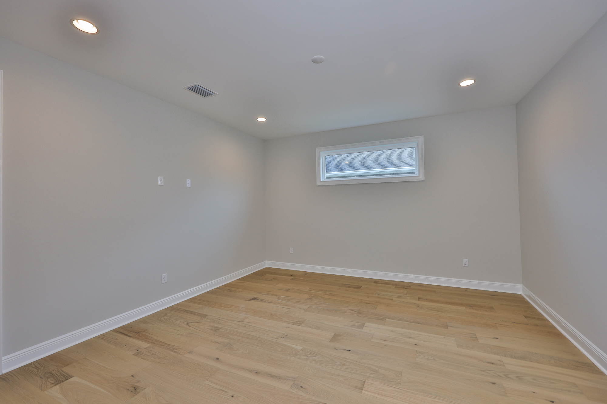 Tampa, Florida, 33609, United States, 4 Bedrooms Bedrooms, ,5 BathroomsBathrooms,Residential,For Sale,1792306