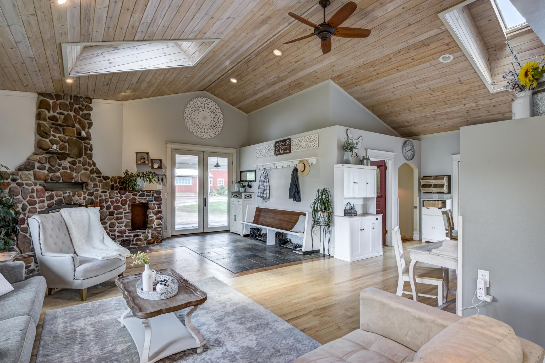 Augusta, Wisconsin, 54722, United States, 4 Bedrooms Bedrooms, ,4 BathroomsBathrooms,Residential,For Sale,2049403