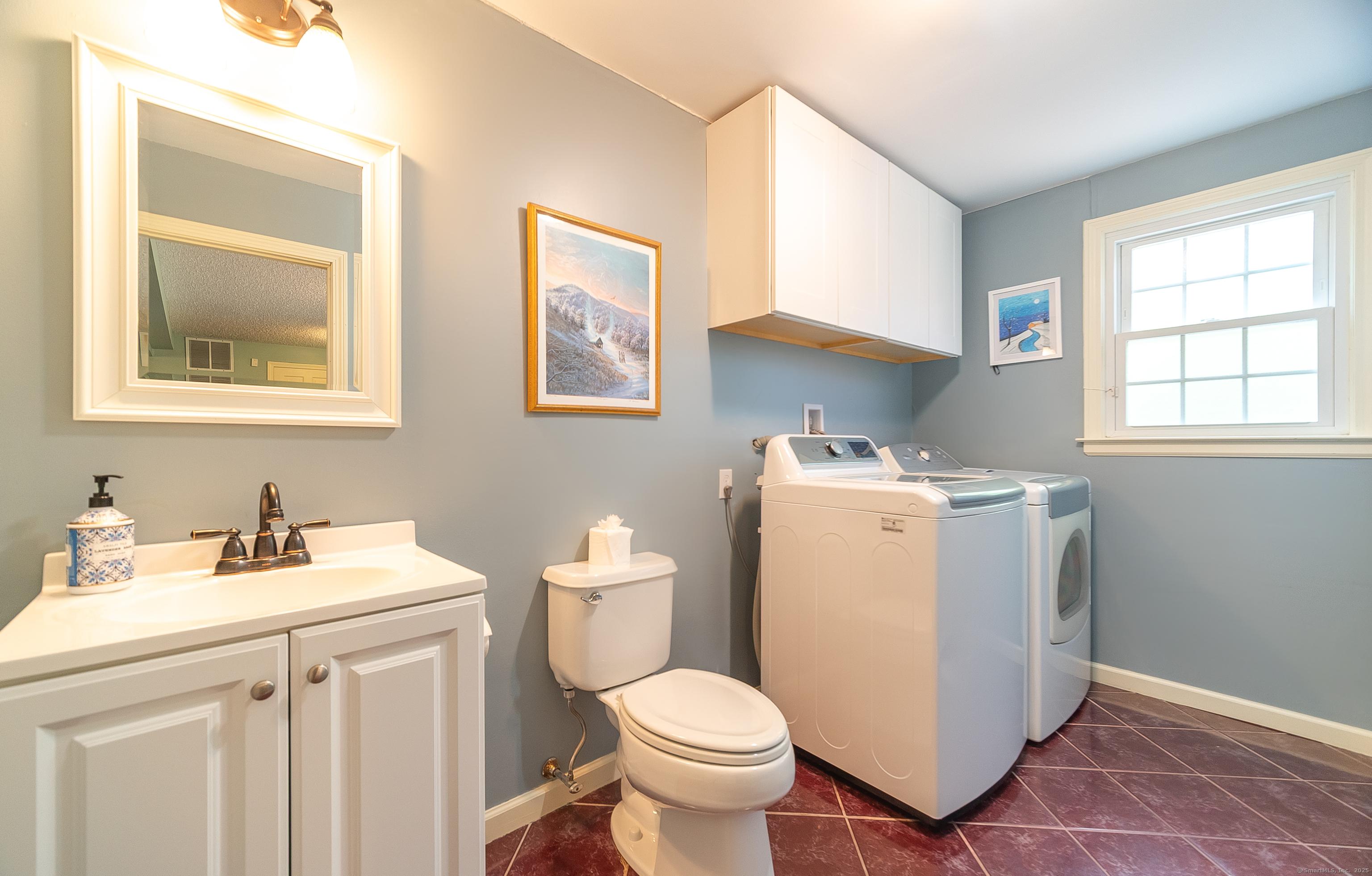 Southington, Connecticut, 06489, United States, 4 Bedrooms Bedrooms, ,4 BathroomsBathrooms,Residential,For Sale,1938423