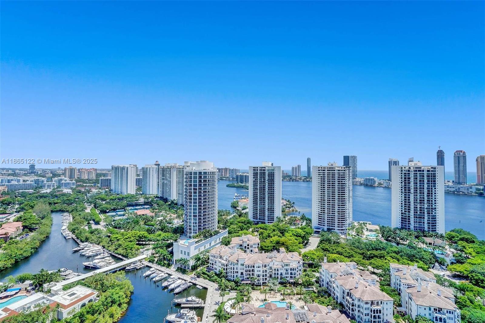 Aventura, Florida, 33160, United States, 3 Bedrooms Bedrooms, ,4 BathroomsBathrooms,Residential,For Sale,1942054