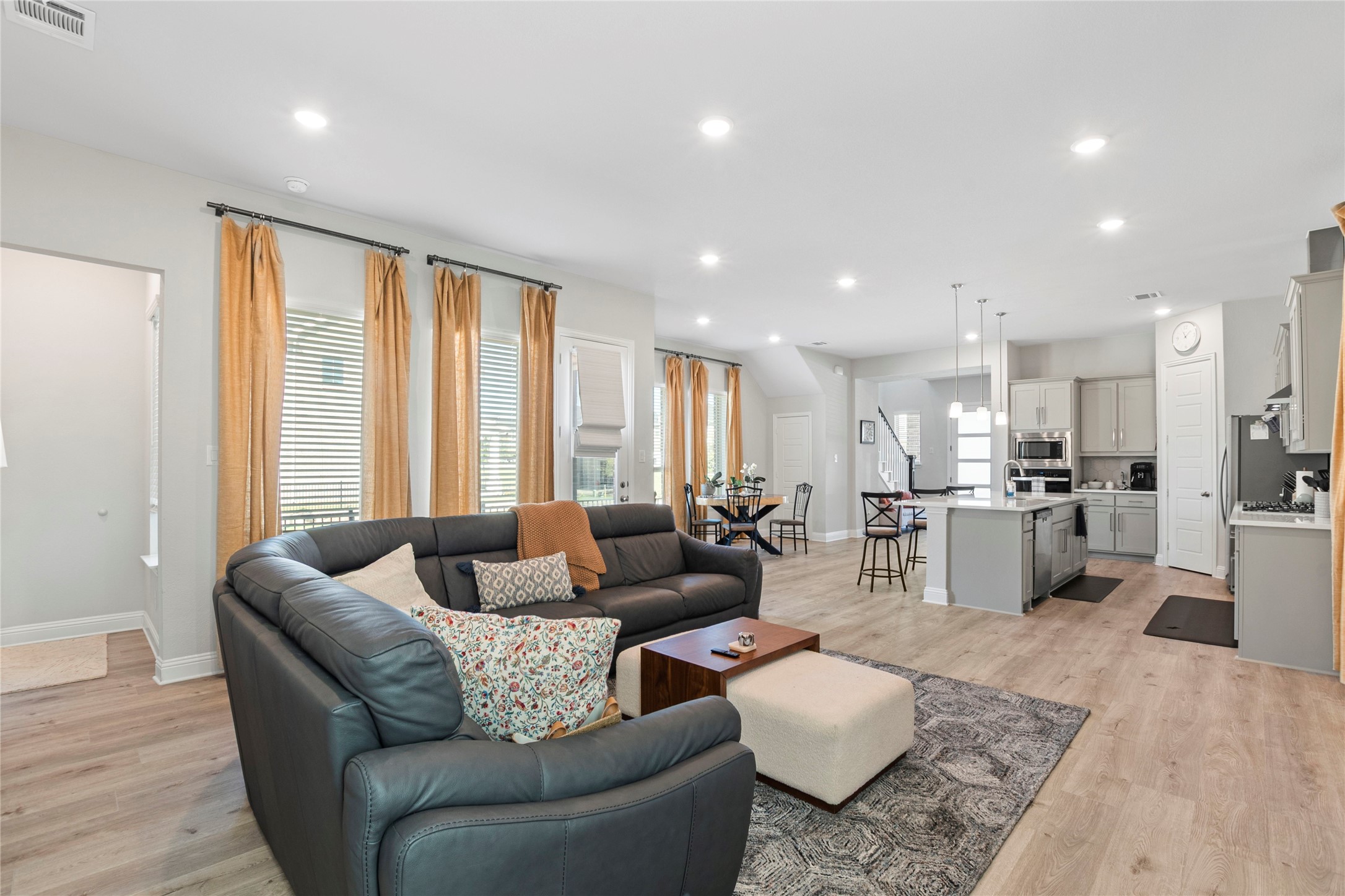 Rowlett, Texas, 75088, United States, 3 Bedrooms Bedrooms, ,3 BathroomsBathrooms,Residential,For Sale,1955209