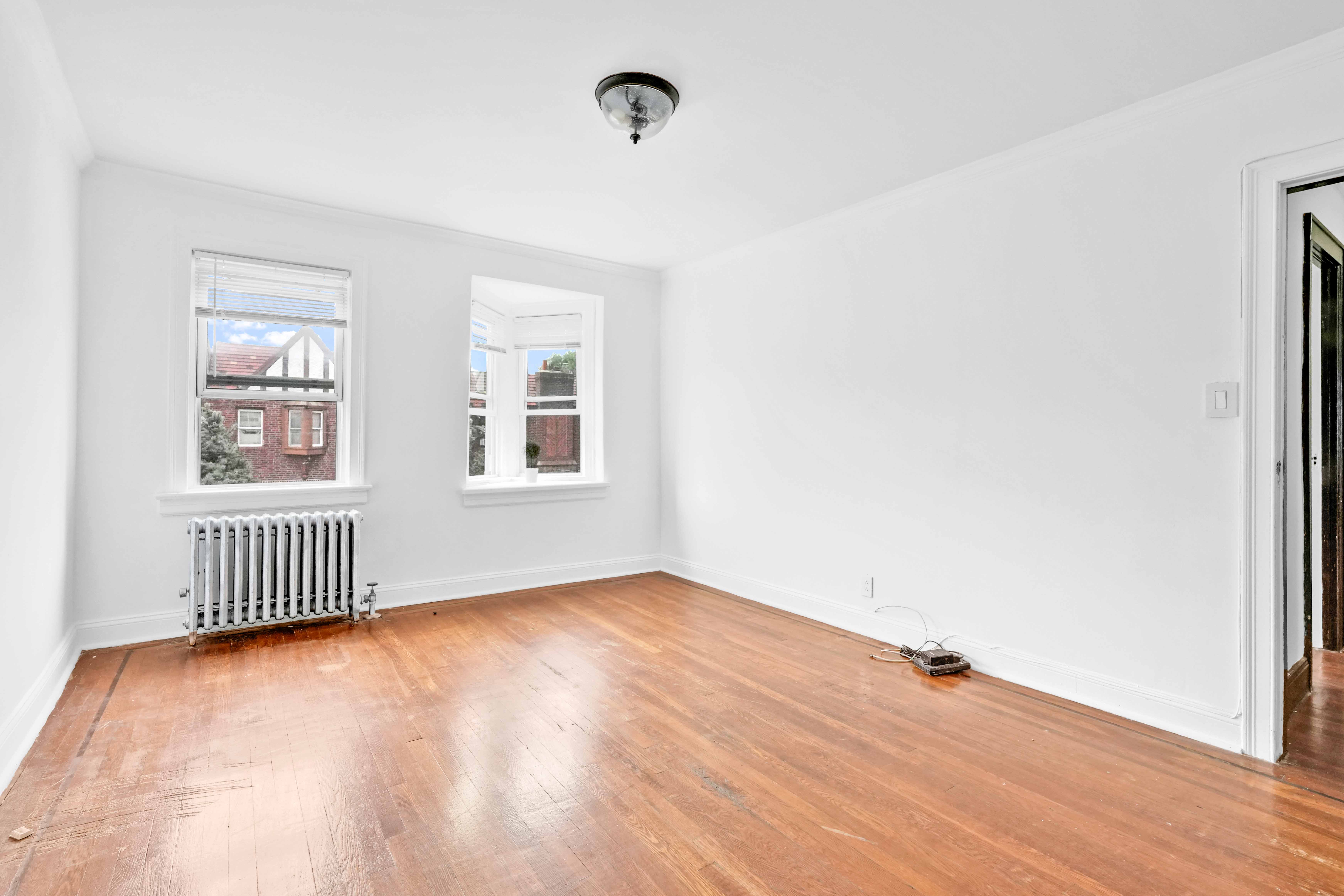 Laurelton, New York, 11413, United States, 3 Bedrooms Bedrooms, ,4 BathroomsBathrooms,Residential,For Sale,1944975