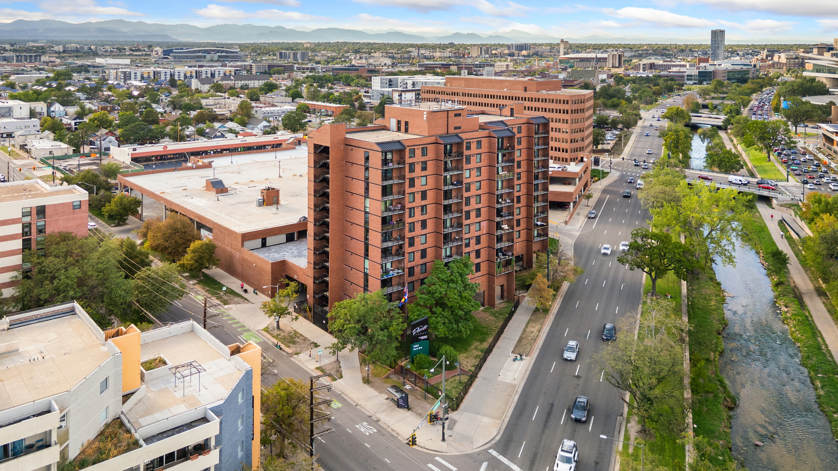  Rare West-Facing Corner Unit - 物件實景