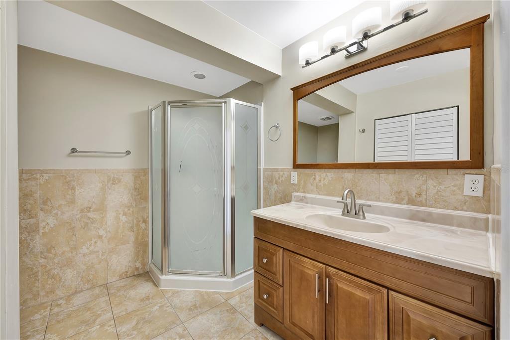 Tampa, Florida, 33611, United States, 3 Bedrooms Bedrooms, ,2 BathroomsBathrooms,Residential,For Sale,1876047