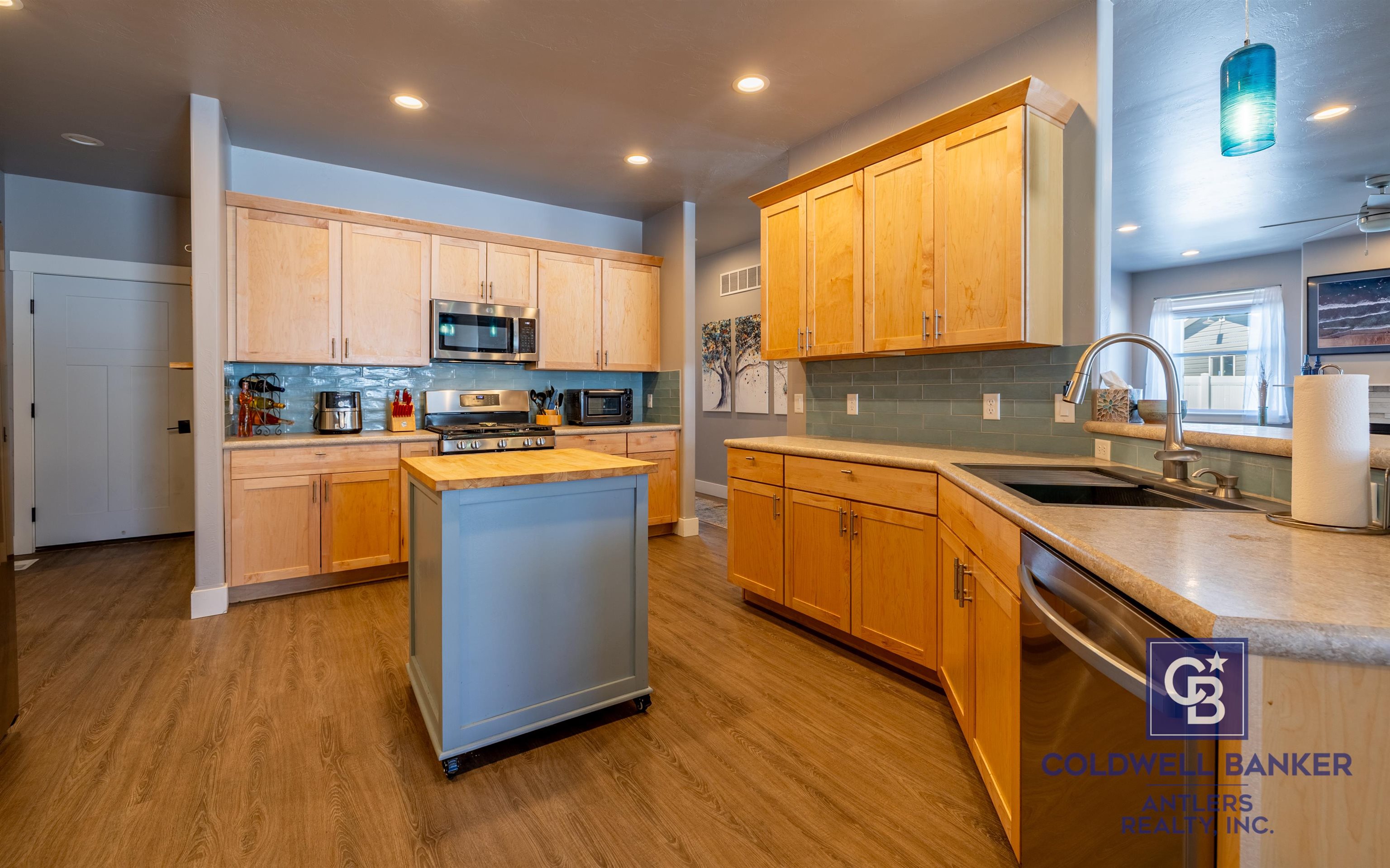 Powell, Wyoming, 82435, United States, 4 Bedrooms Bedrooms, ,2 BathroomsBathrooms,Residential,For Sale,1918600