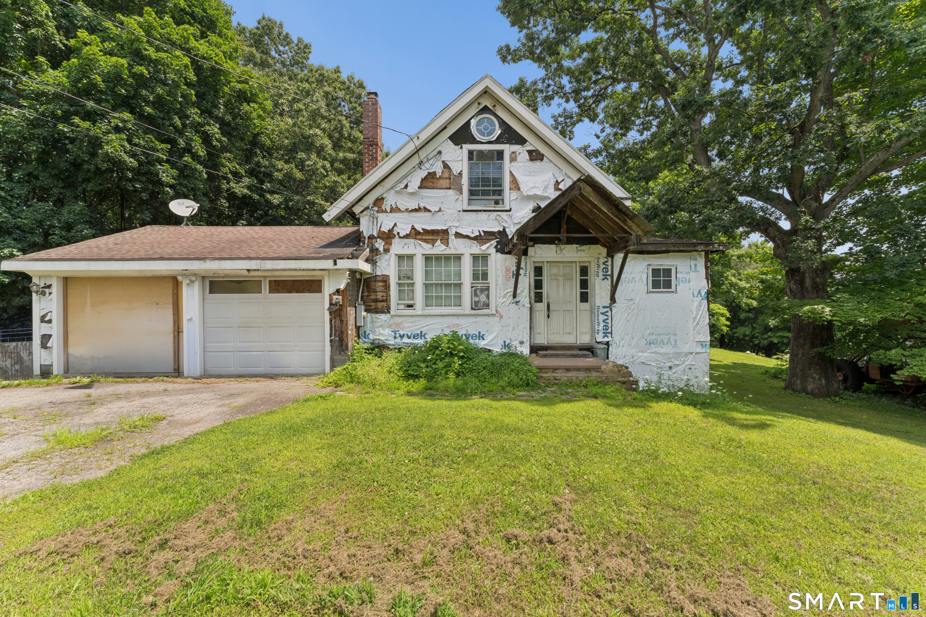 Shelter Hill Ave, Oakville, CT 06779