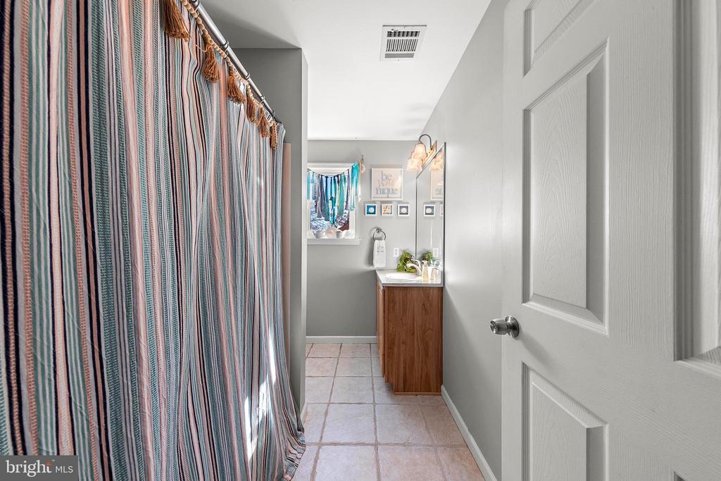 Little Egg Harbor Twp, New Jersey, 08087, United States, 4 Bedrooms Bedrooms, ,2 BathroomsBathrooms,Residential,For Sale,1989934