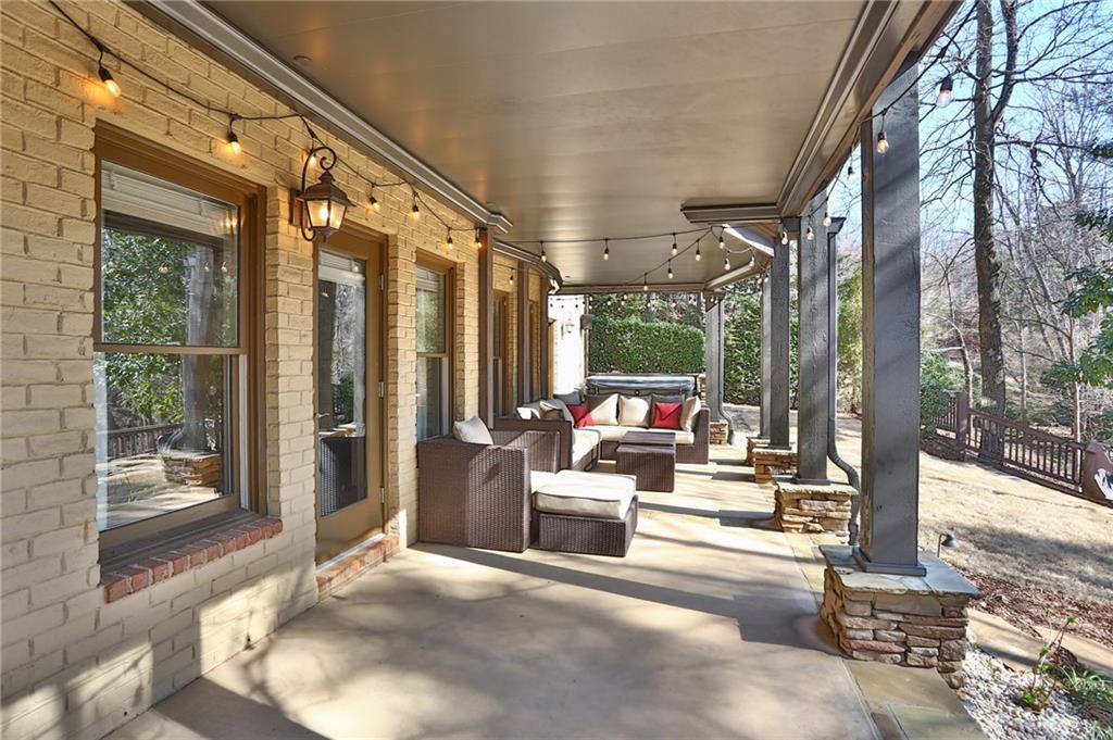 Suwanee, Georgia, 30024, United States, 5 Bedrooms Bedrooms, ,5 BathroomsBathrooms,Residential,For Sale,2025852